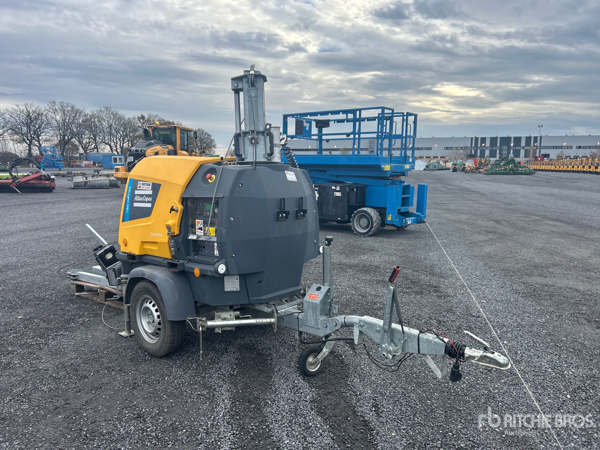 General Appearance with Bild, Ecke vorne rechts