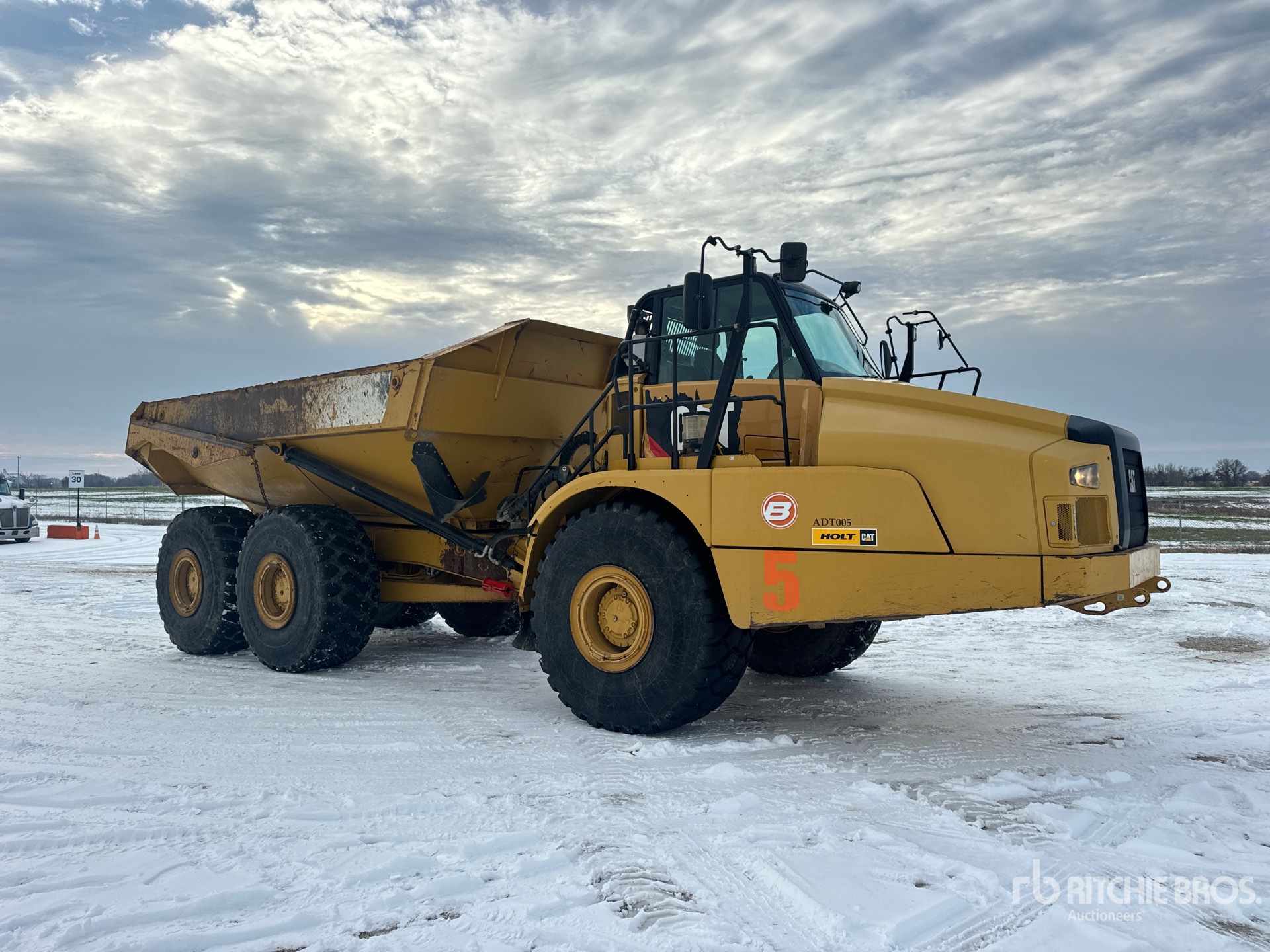 General Appearance with Picture, Right Front Corner