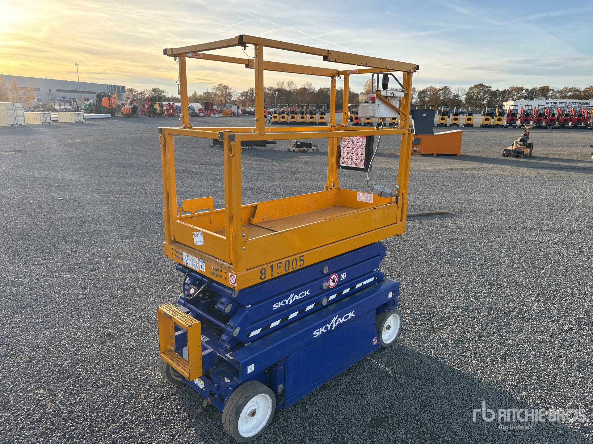 General Appearance with Picture, Left Front Corner