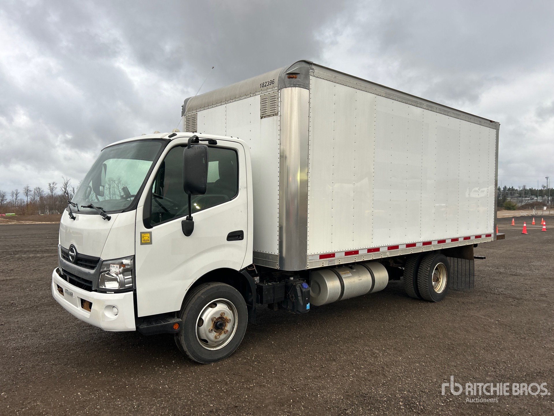 General Appearance with Imagen: esquina delantera izquierda