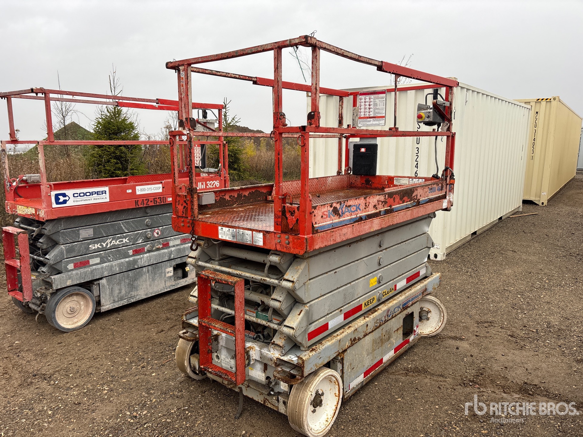 General Appearance with Bild, Ecke vorne links