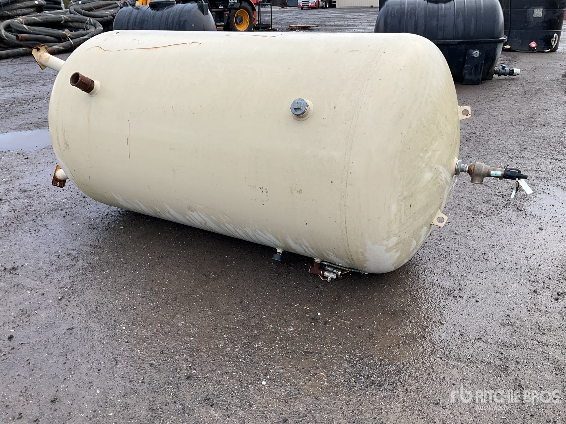 General Appearance with Foto, angolo posteriore sinistro