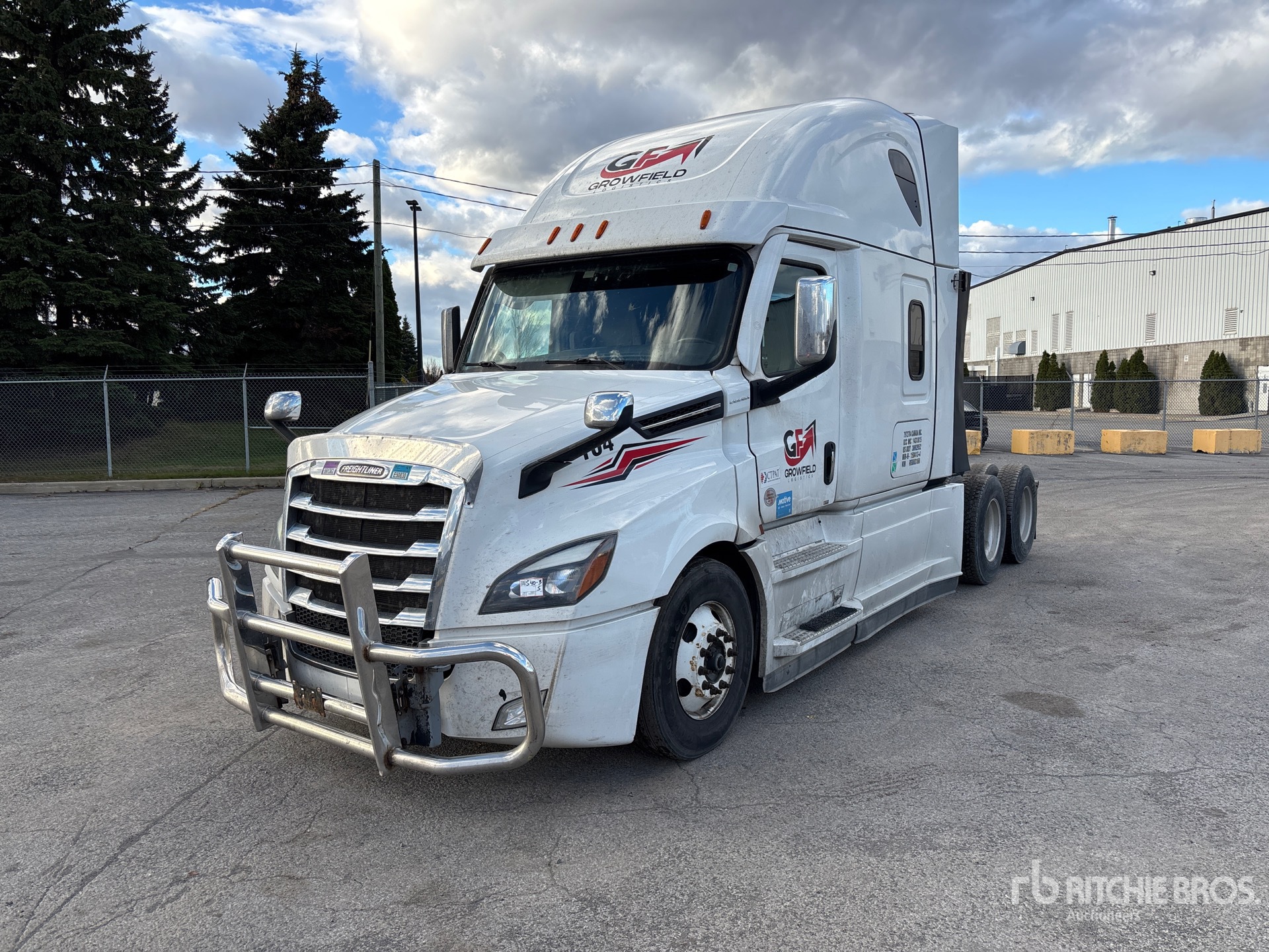 General Appearance with Image, coin avant gauche