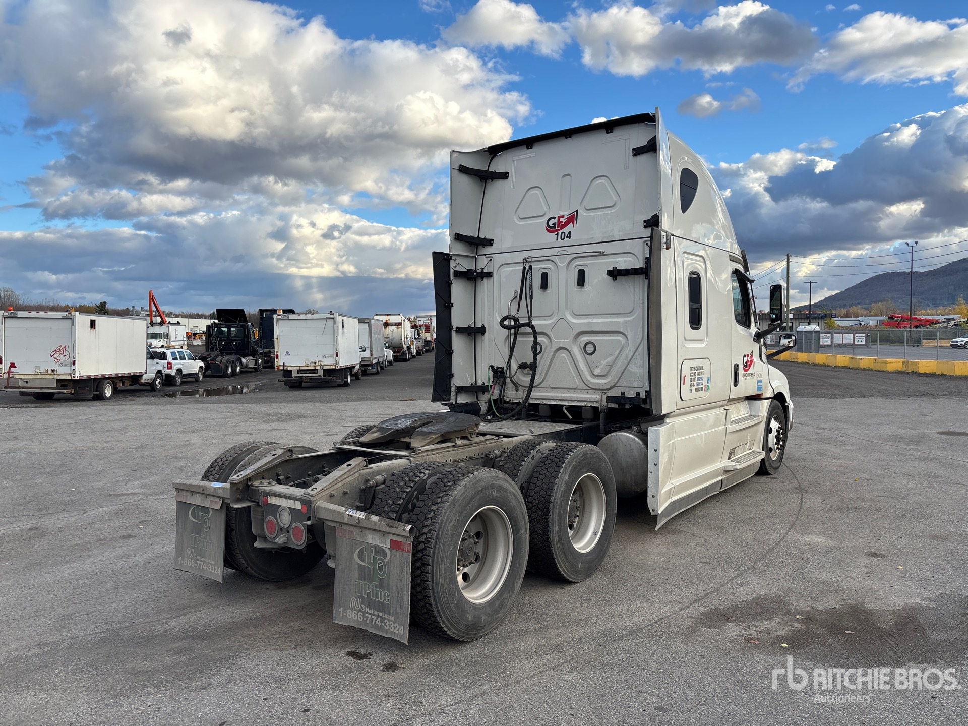 General Appearance with Image, coin arrière droit