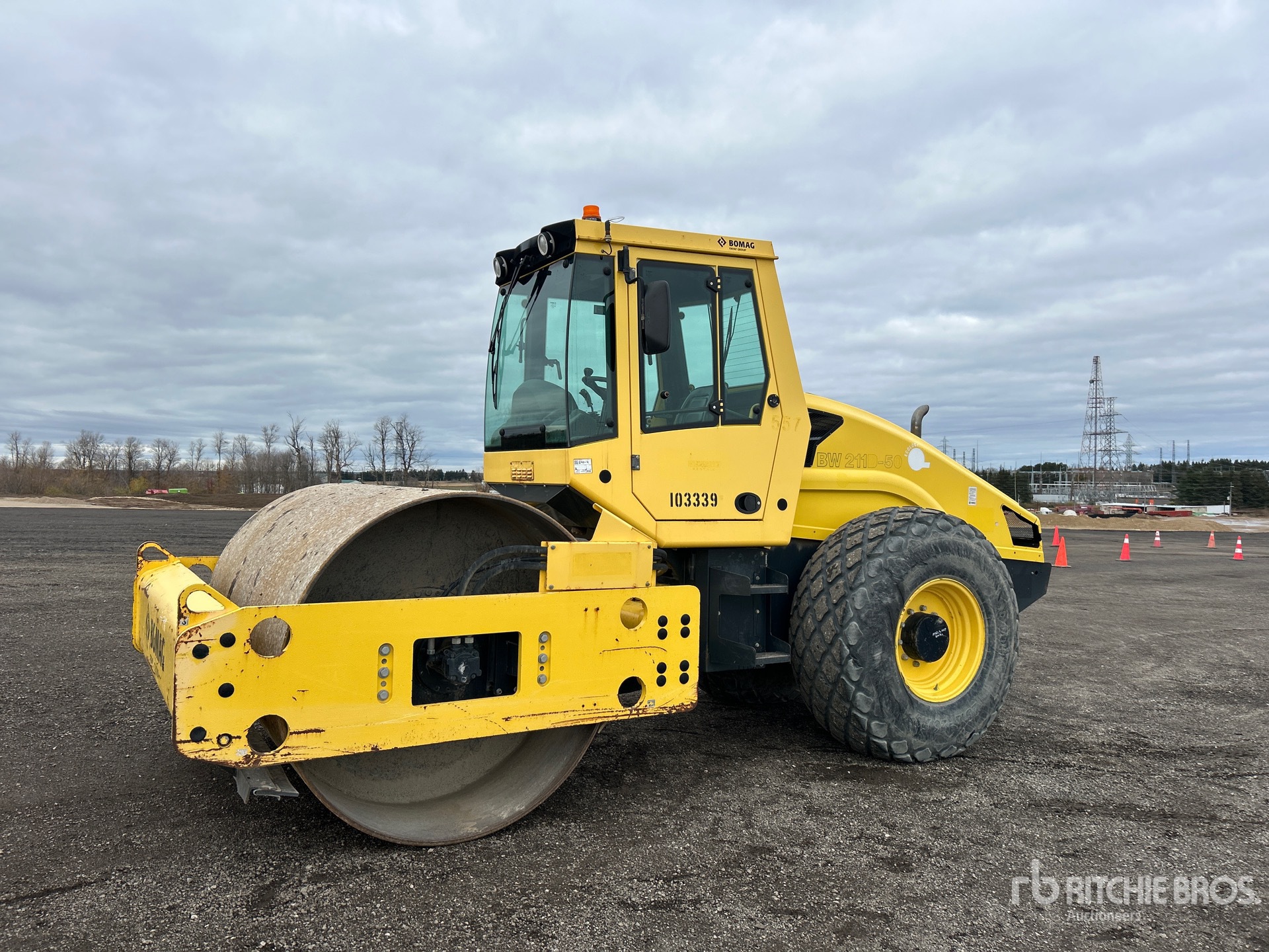 General Appearance with Picture, Left Front Corner