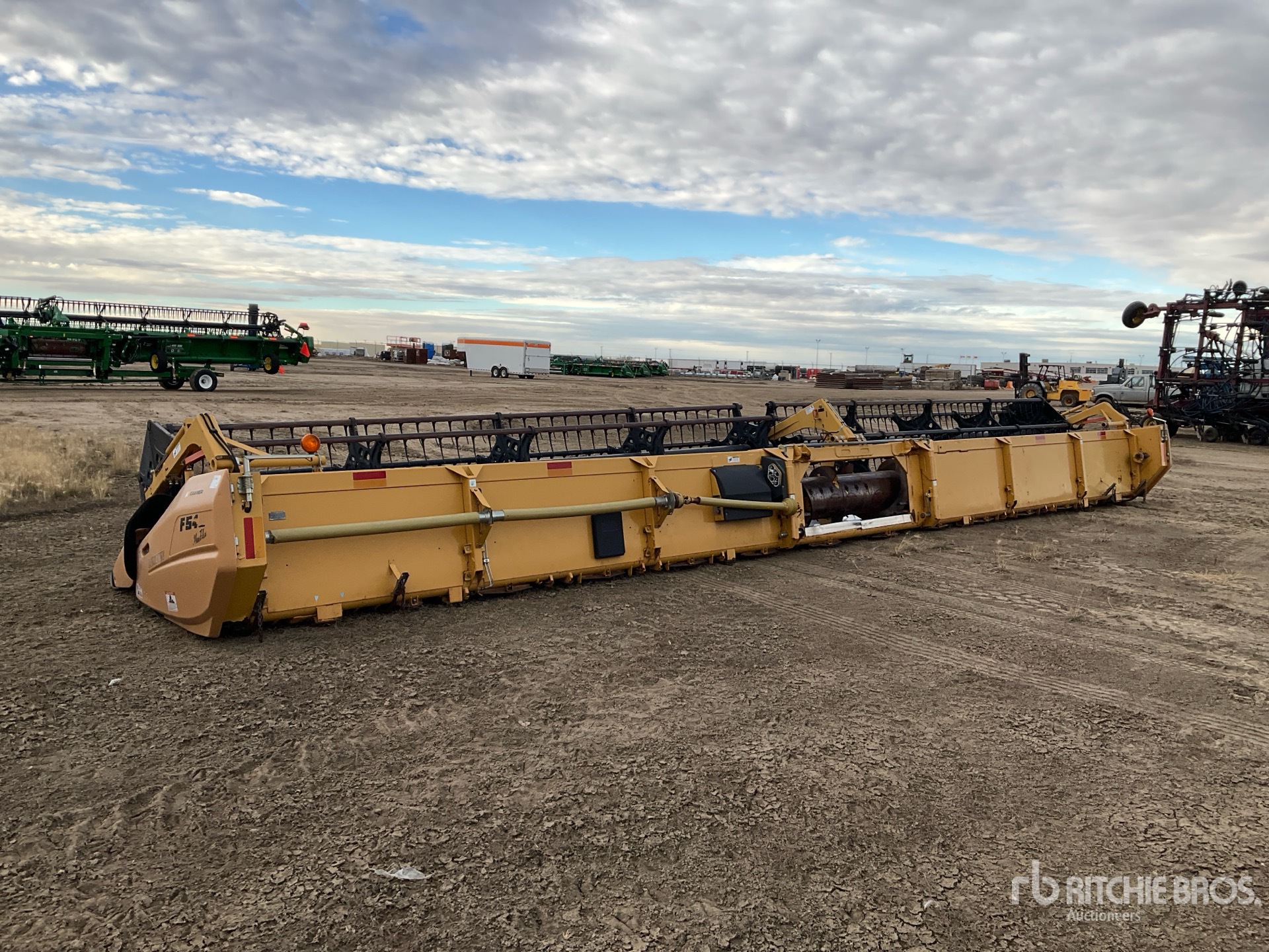 General Appearance with Foto, angolo posteriore sinistro