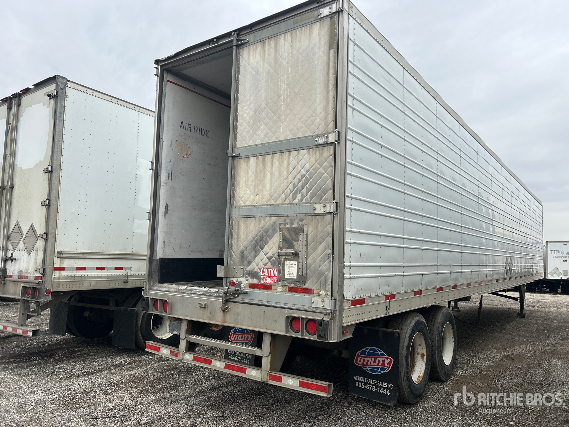 General Appearance with Imagen: esquina trasera derecha