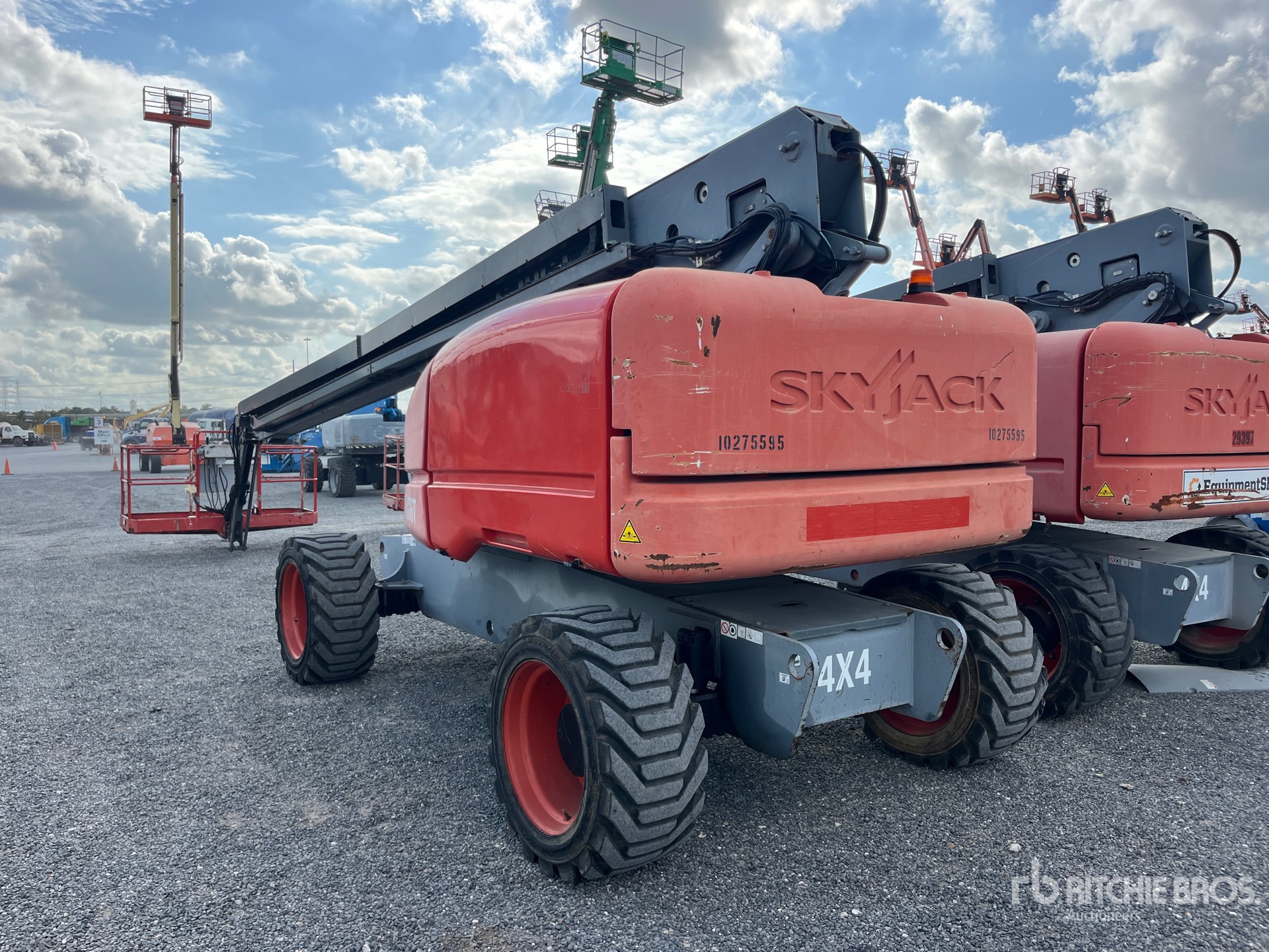 General Appearance with Foto, angolo posteriore sinistro