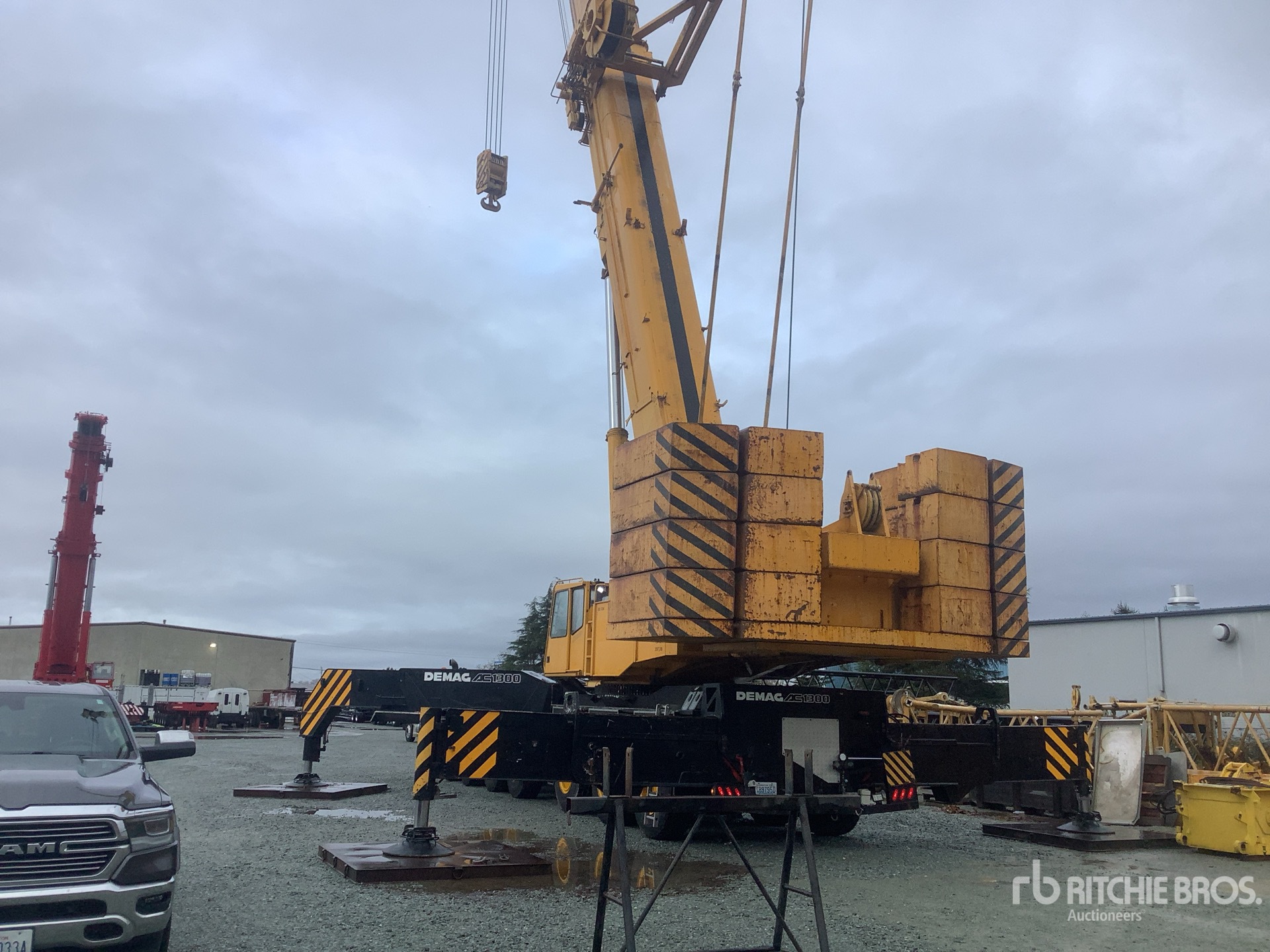 General Appearance with Foto, angolo posteriore sinistro