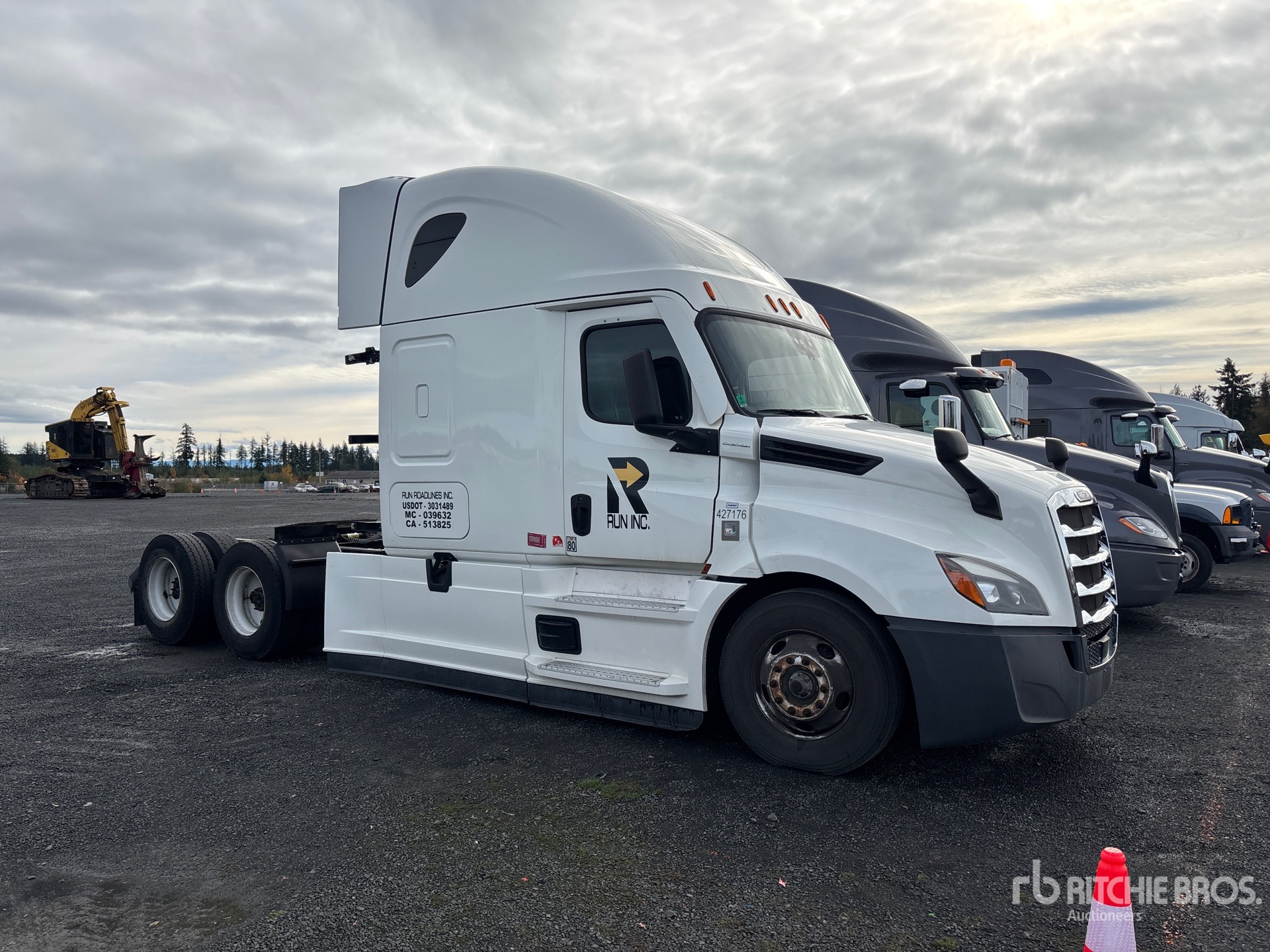 General Appearance with Picture, Right Front Corner