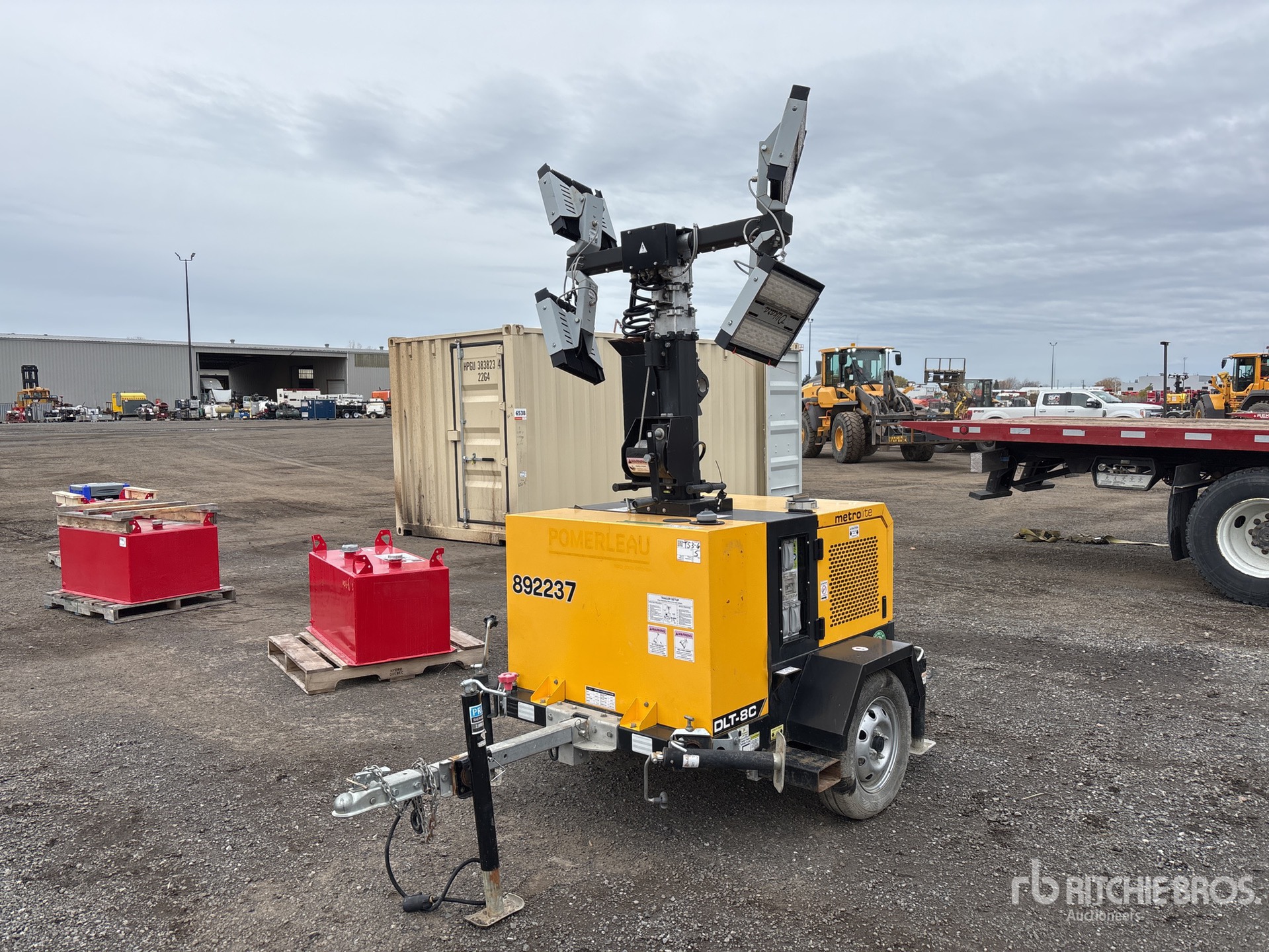 General Appearance with Bild, Ecke vorne links