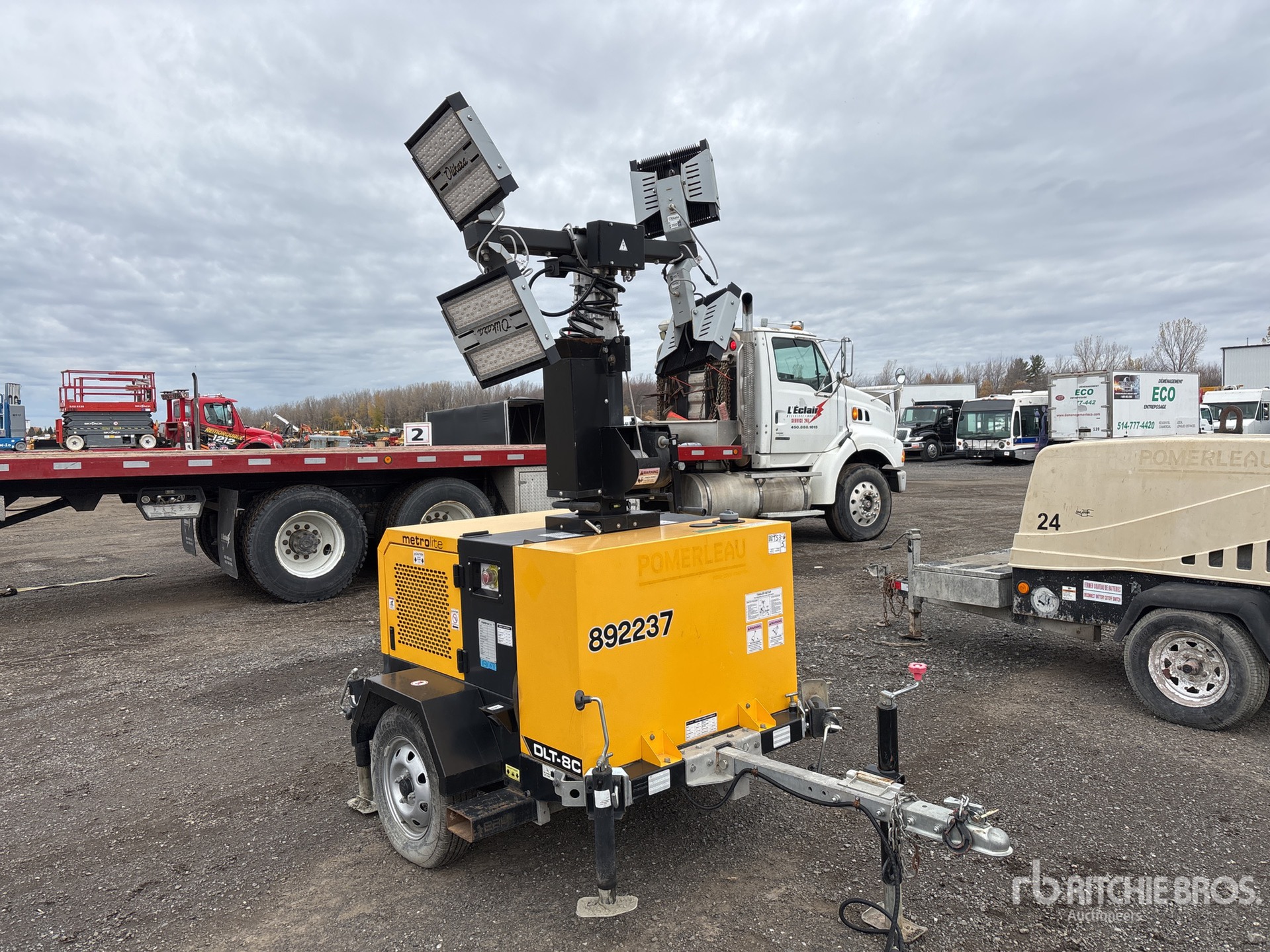 General Appearance with Bild, Ecke vorne rechts