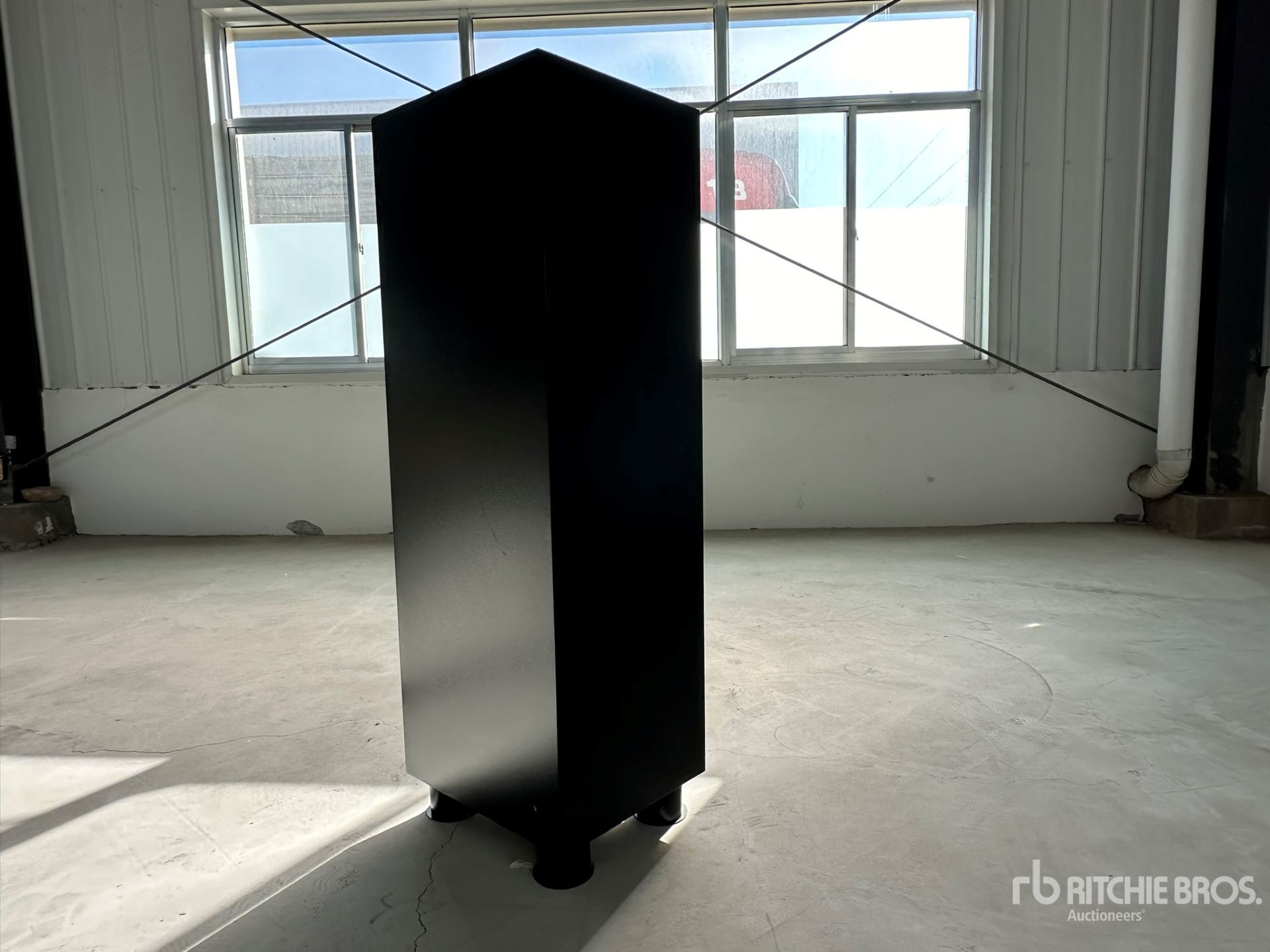 General Appearance with Foto, angolo anteriore sinistro