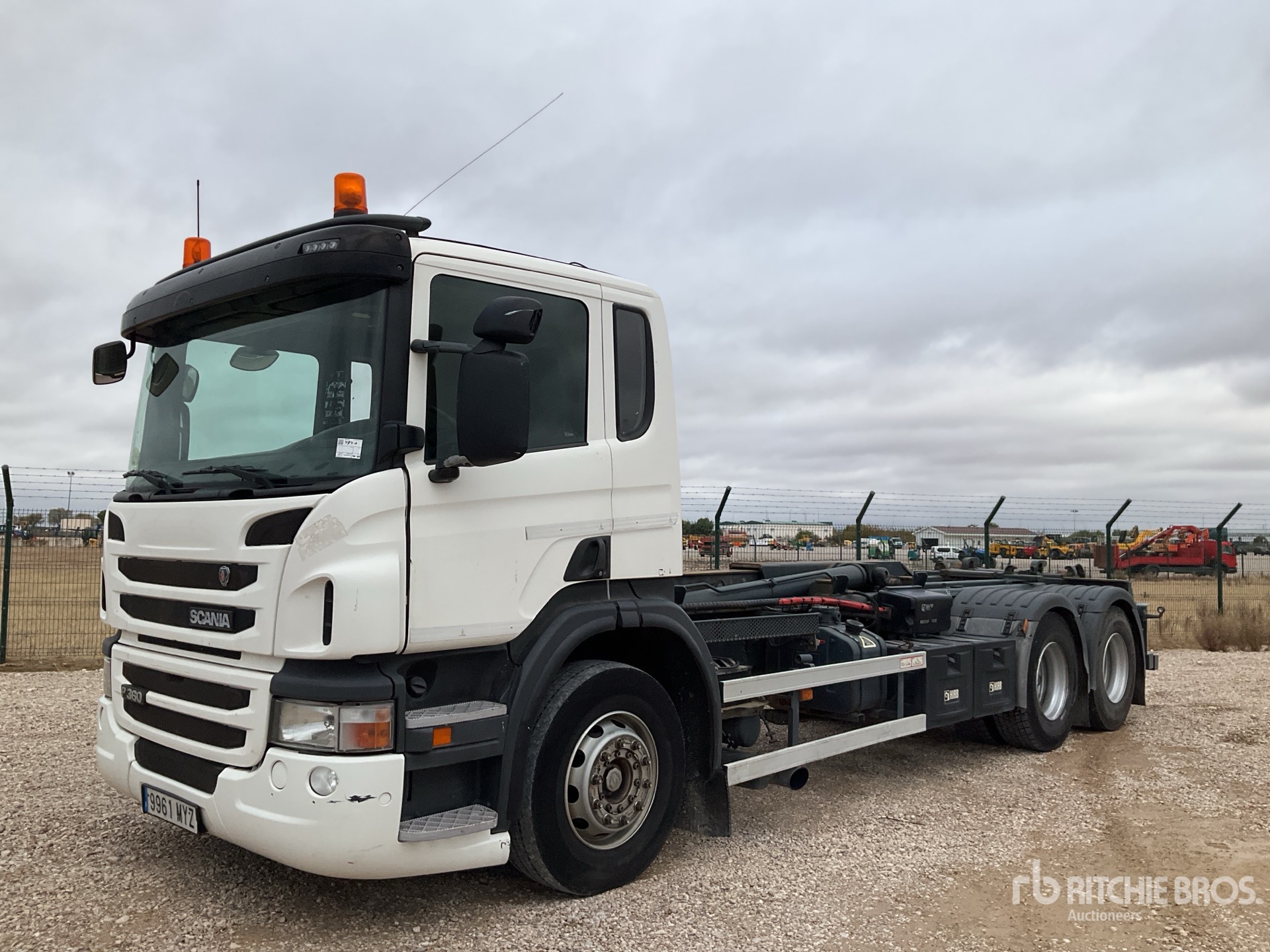 General Appearance with Bild, Ecke vorne links