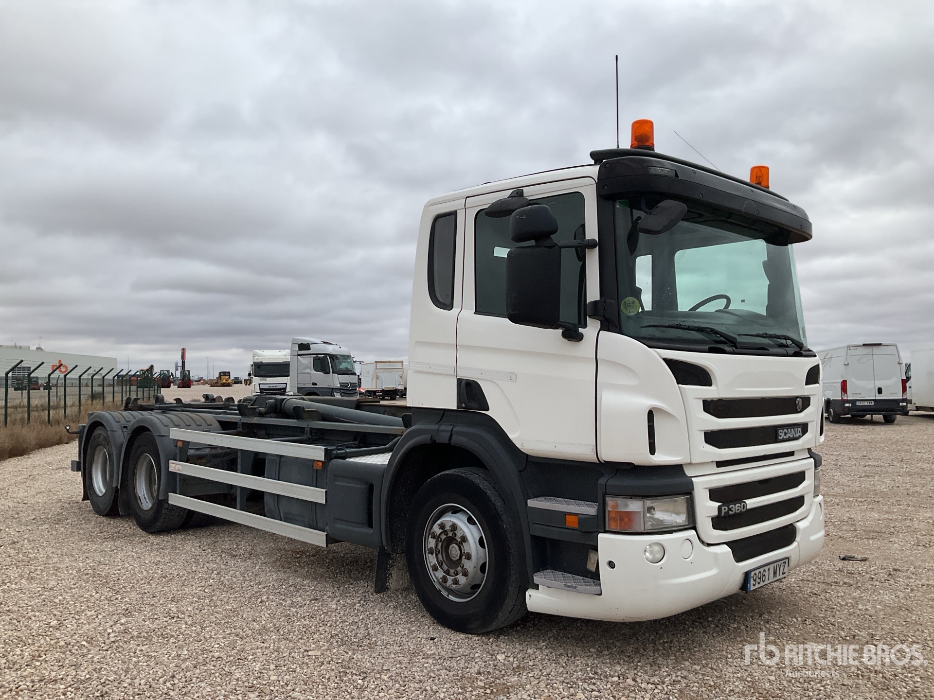 General Appearance with Bild, Ecke vorne rechts