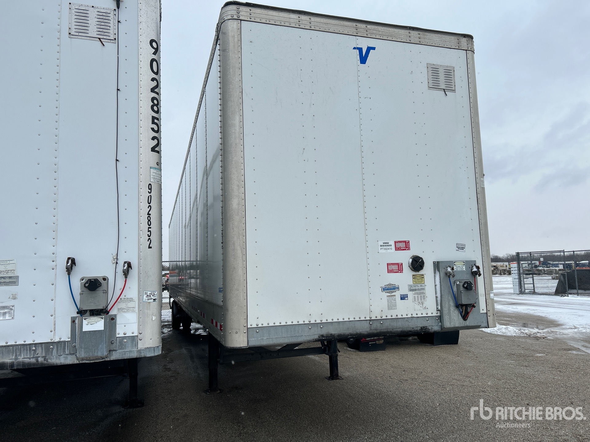 General Appearance with Bild, Ecke vorne rechts