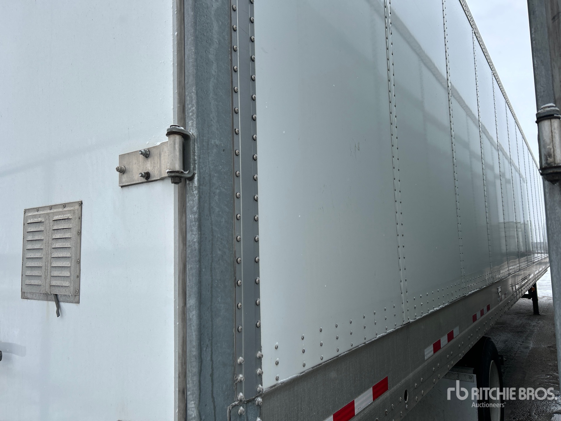 General Appearance with Bild, Ecke hinten rechts