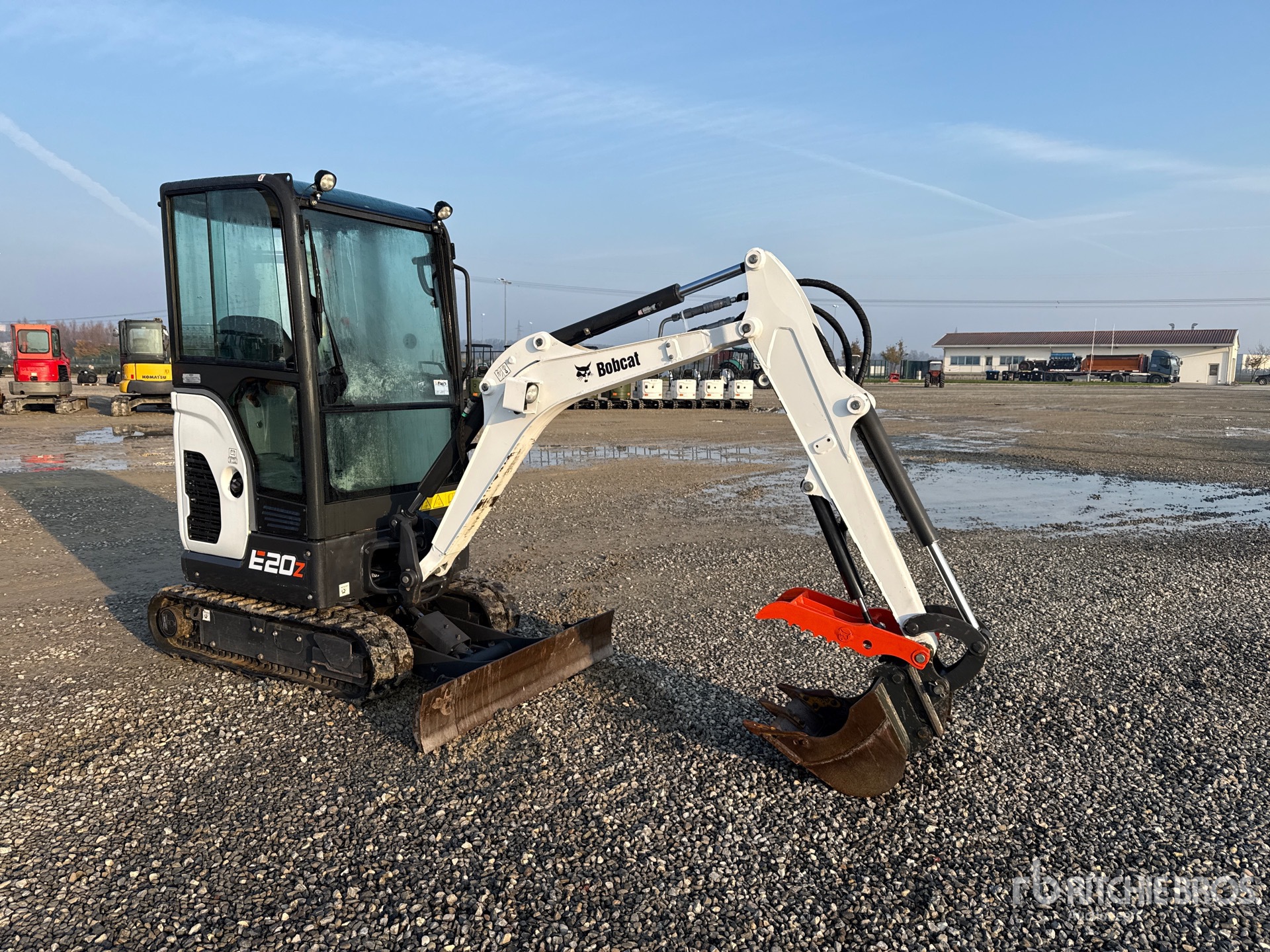 General Appearance with Bild, Ecke vorne rechts