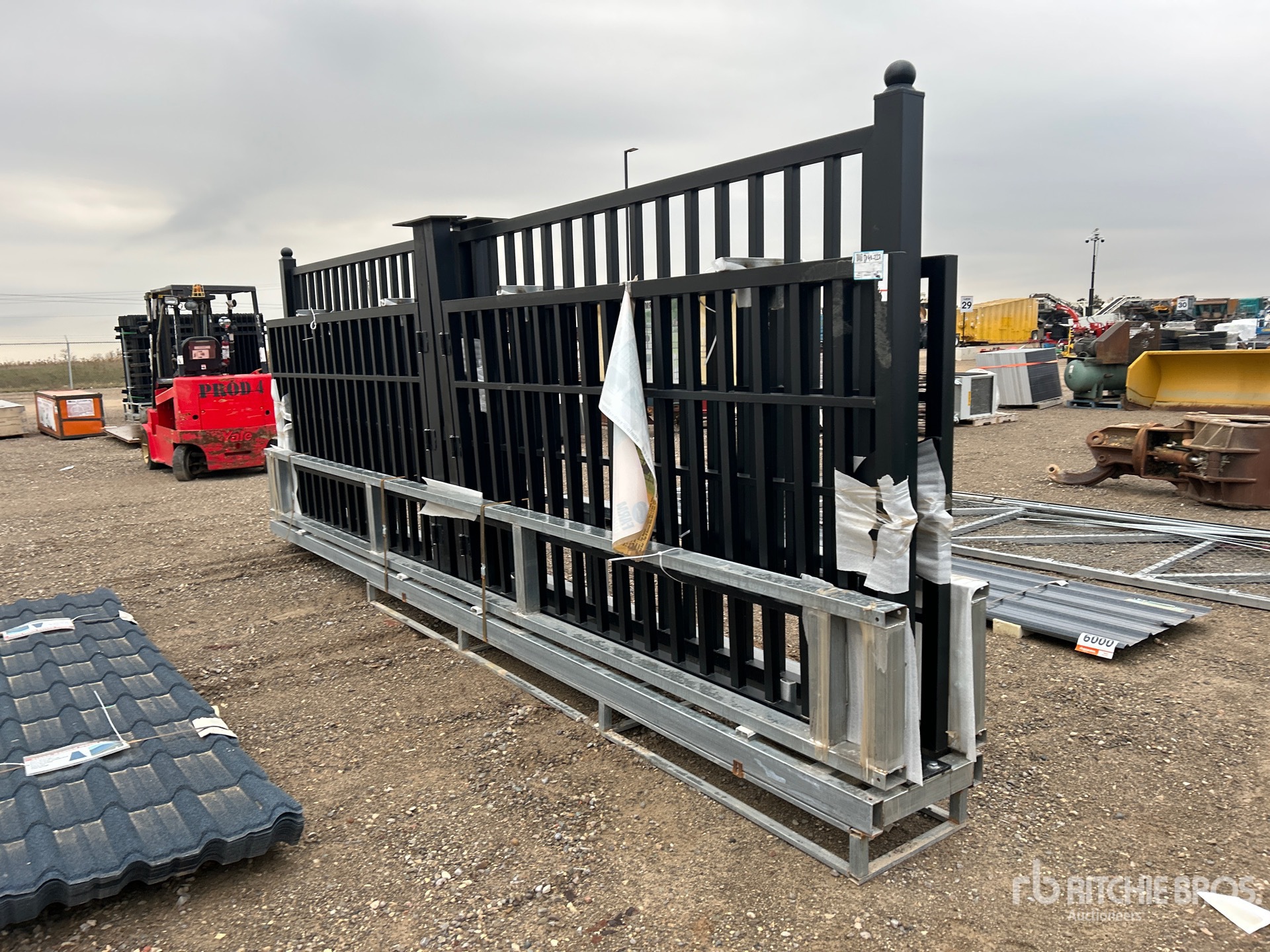 General Appearance with Foto, angolo posteriore sinistro