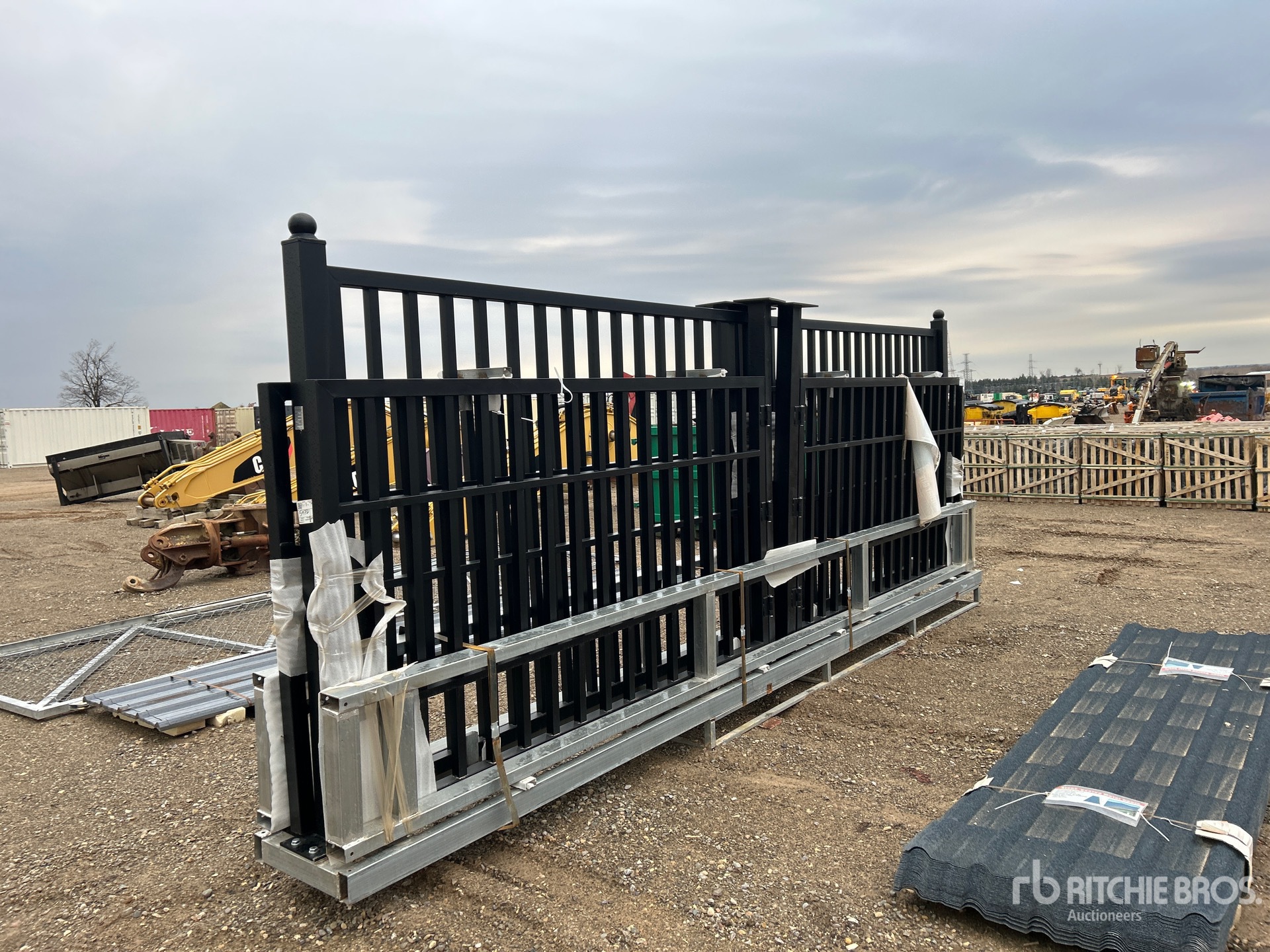 General Appearance with Foto, angolo anteriore sinistro