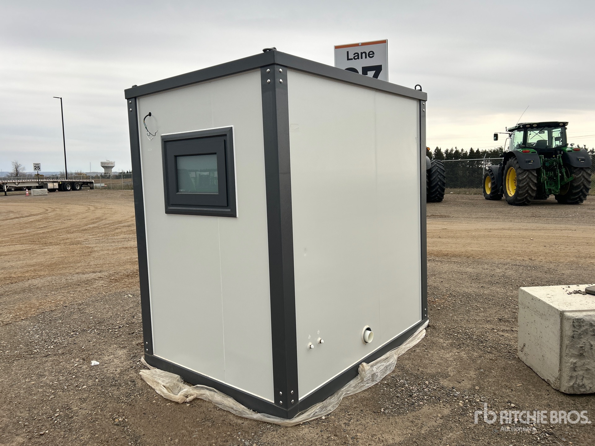 General Appearance with Bild, Ecke hinten links