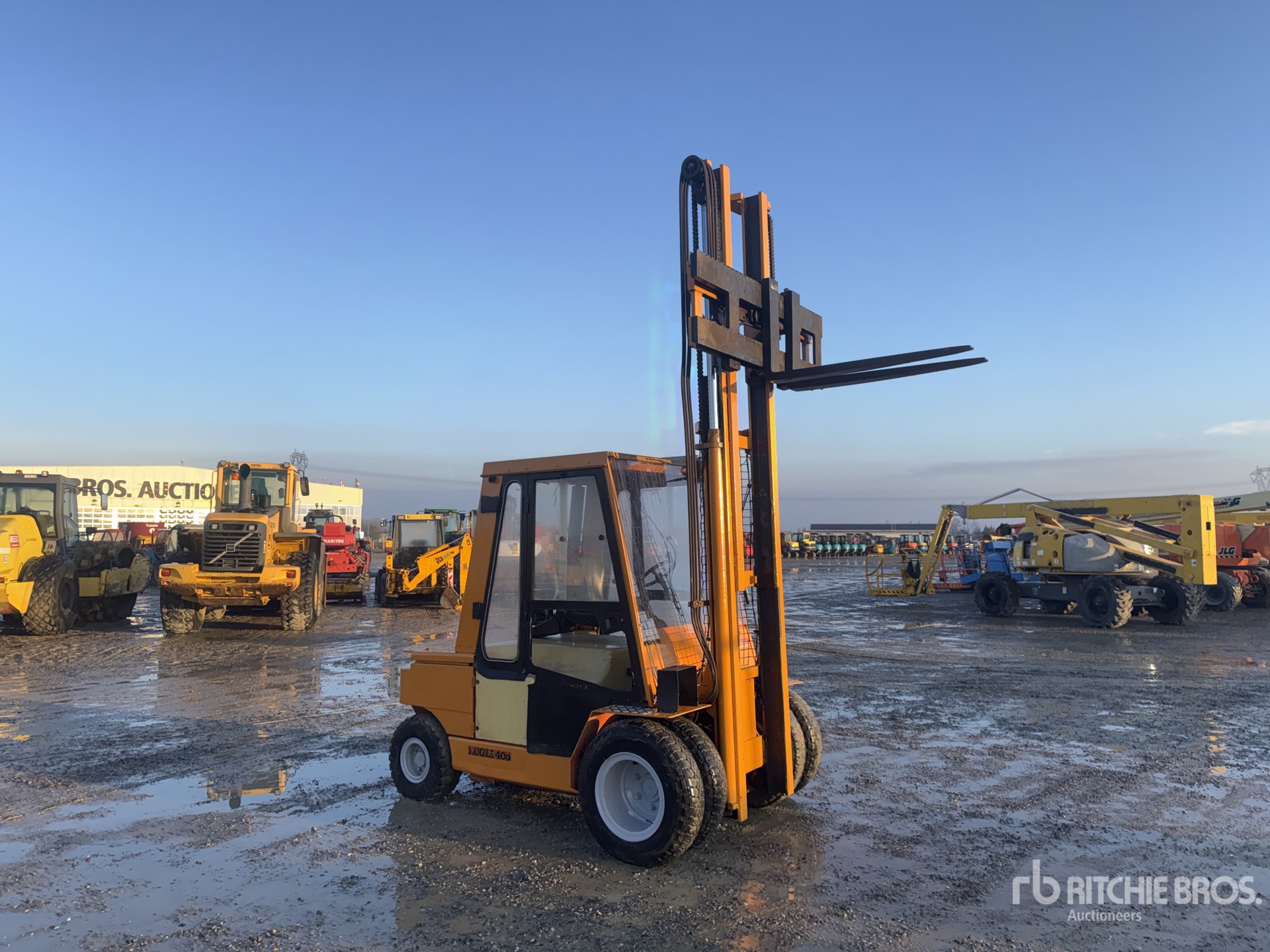 General Appearance with Picture, Right Front Corner