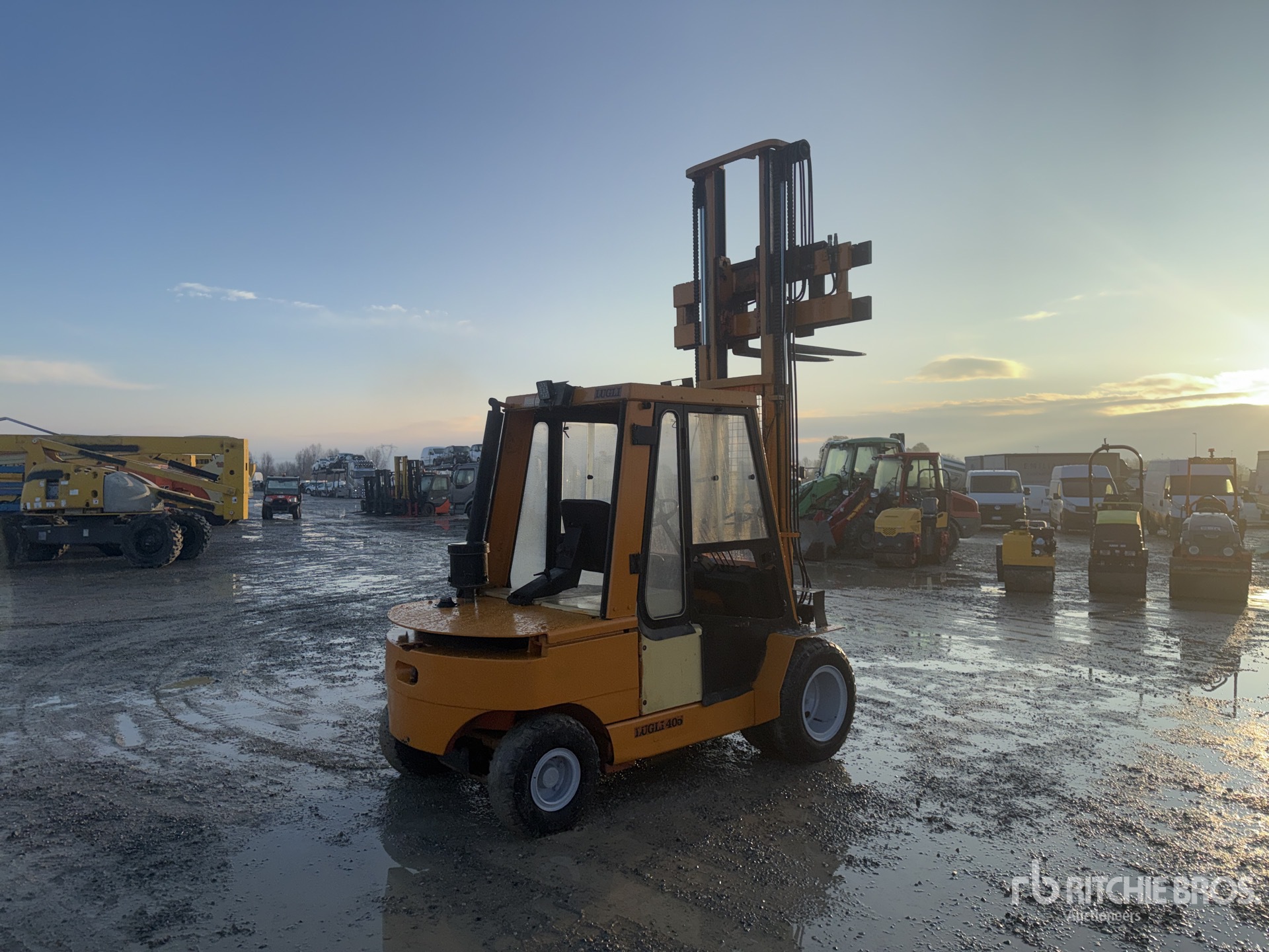 General Appearance with Picture, Right Rear Corner