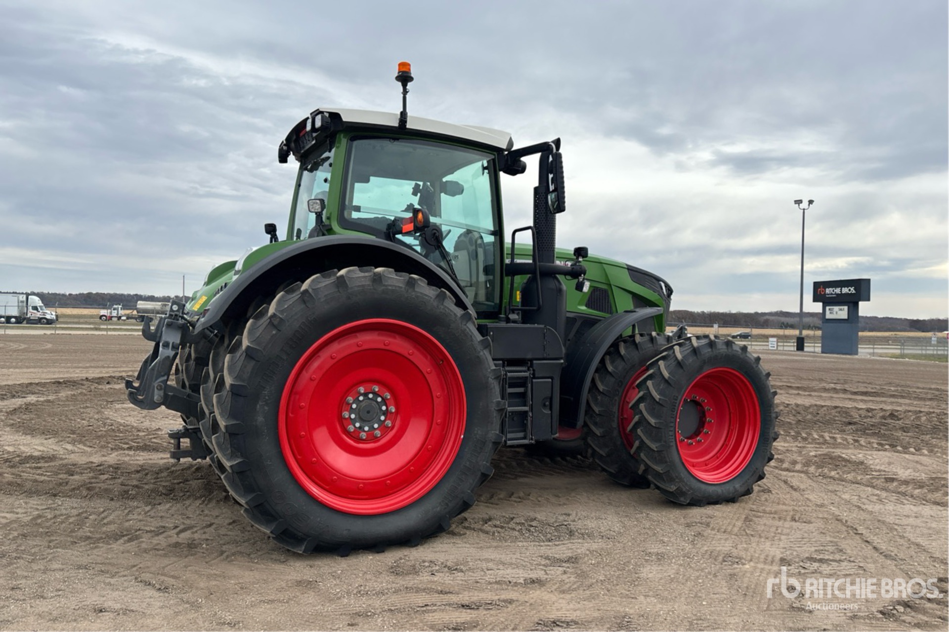 General Appearance with Picture, Right Rear Corner