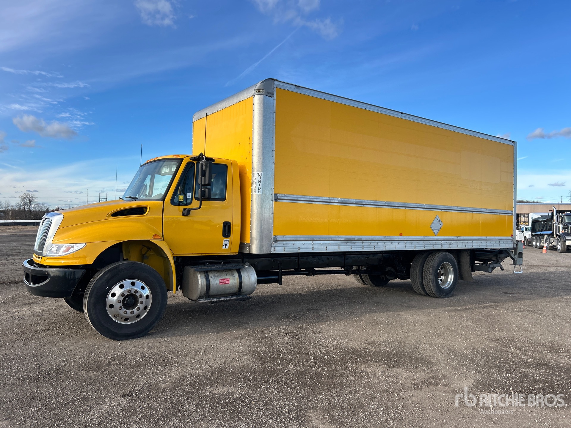 General Appearance with Foto, angolo anteriore sinistro