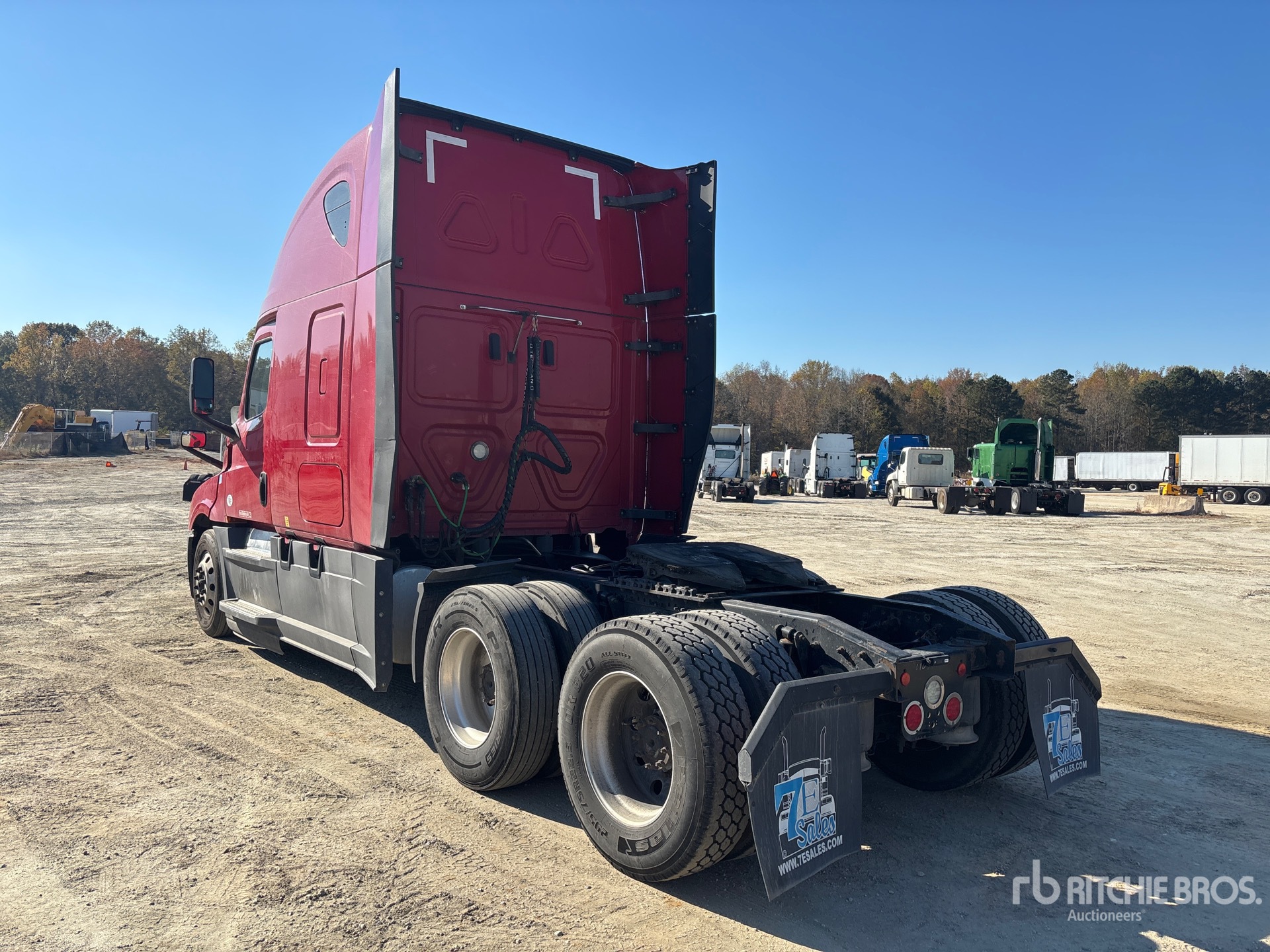 General Appearance with Foto, angolo posteriore sinistro