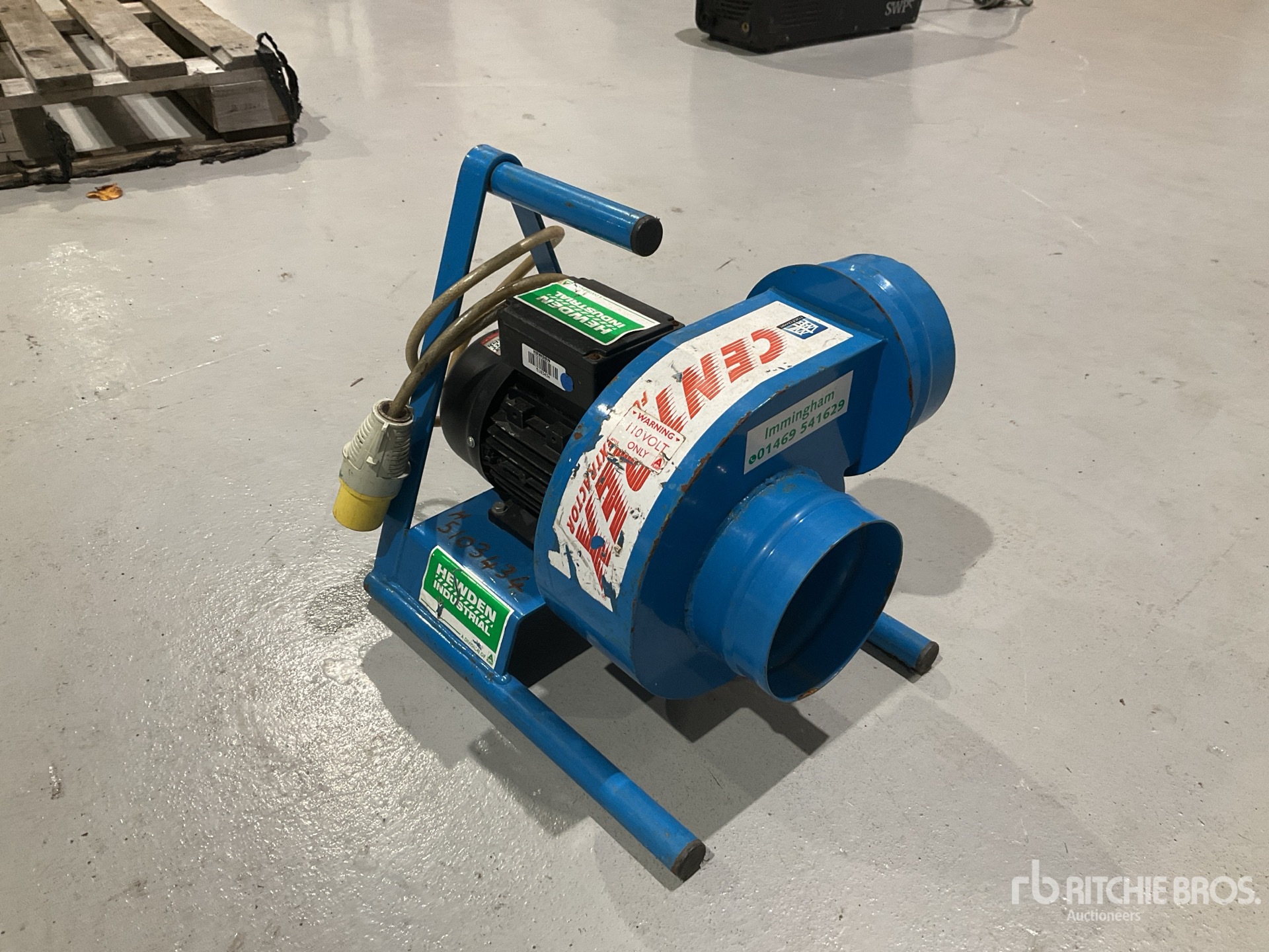 General Appearance with Foto, angolo anteriore sinistro