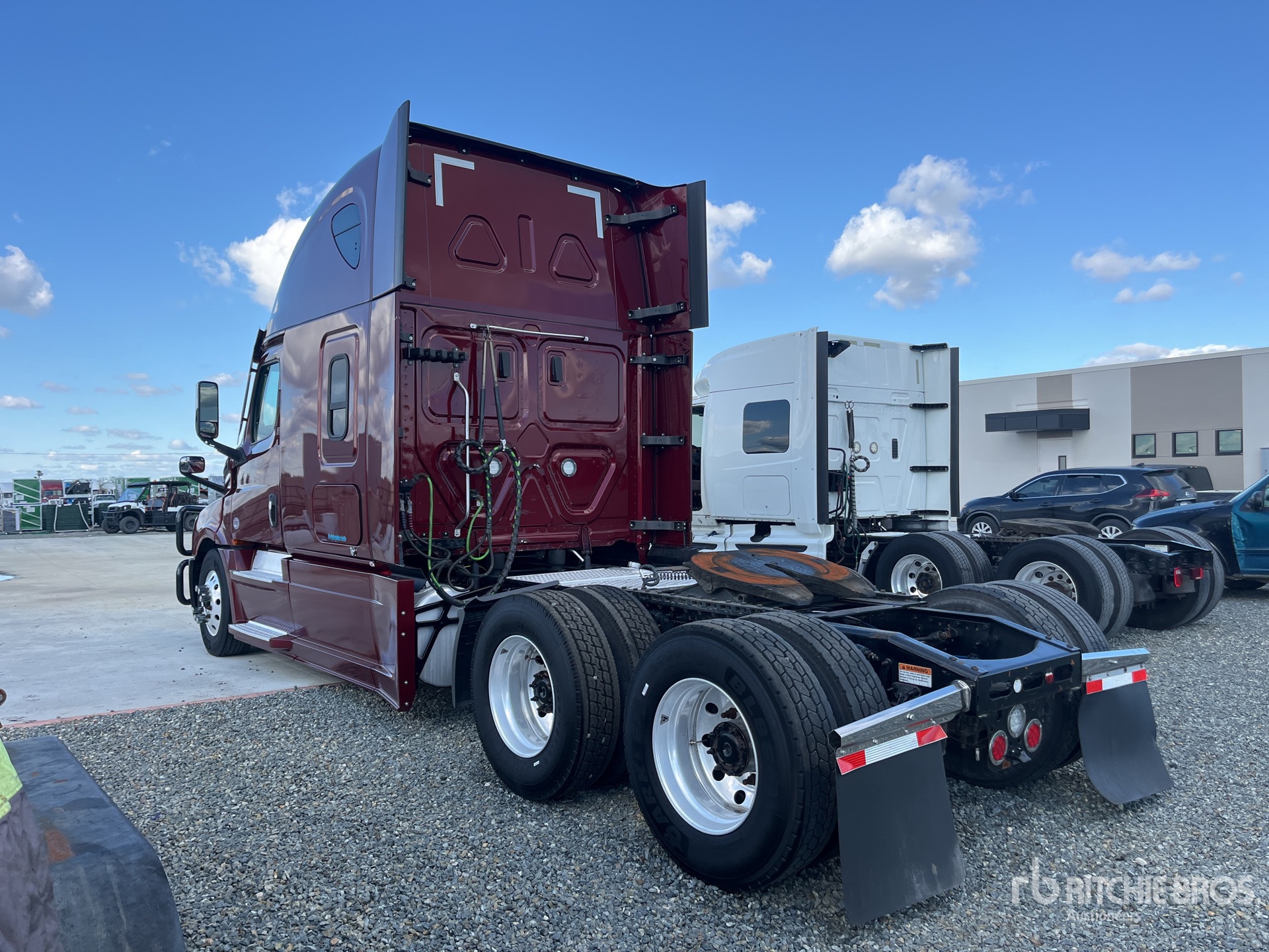 General Appearance with Foto, angolo posteriore sinistro