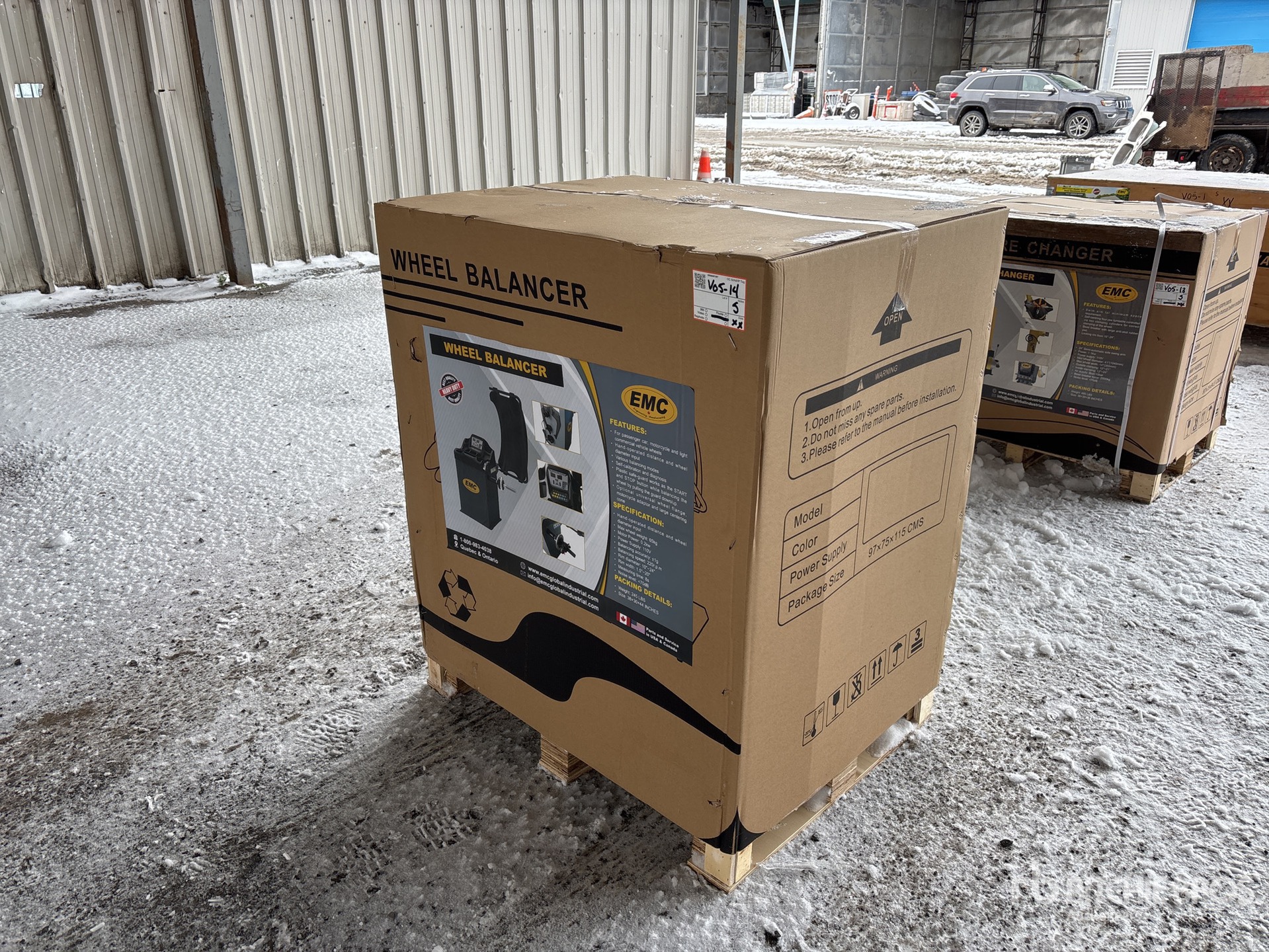 General Appearance with Picture, Left Front Corner