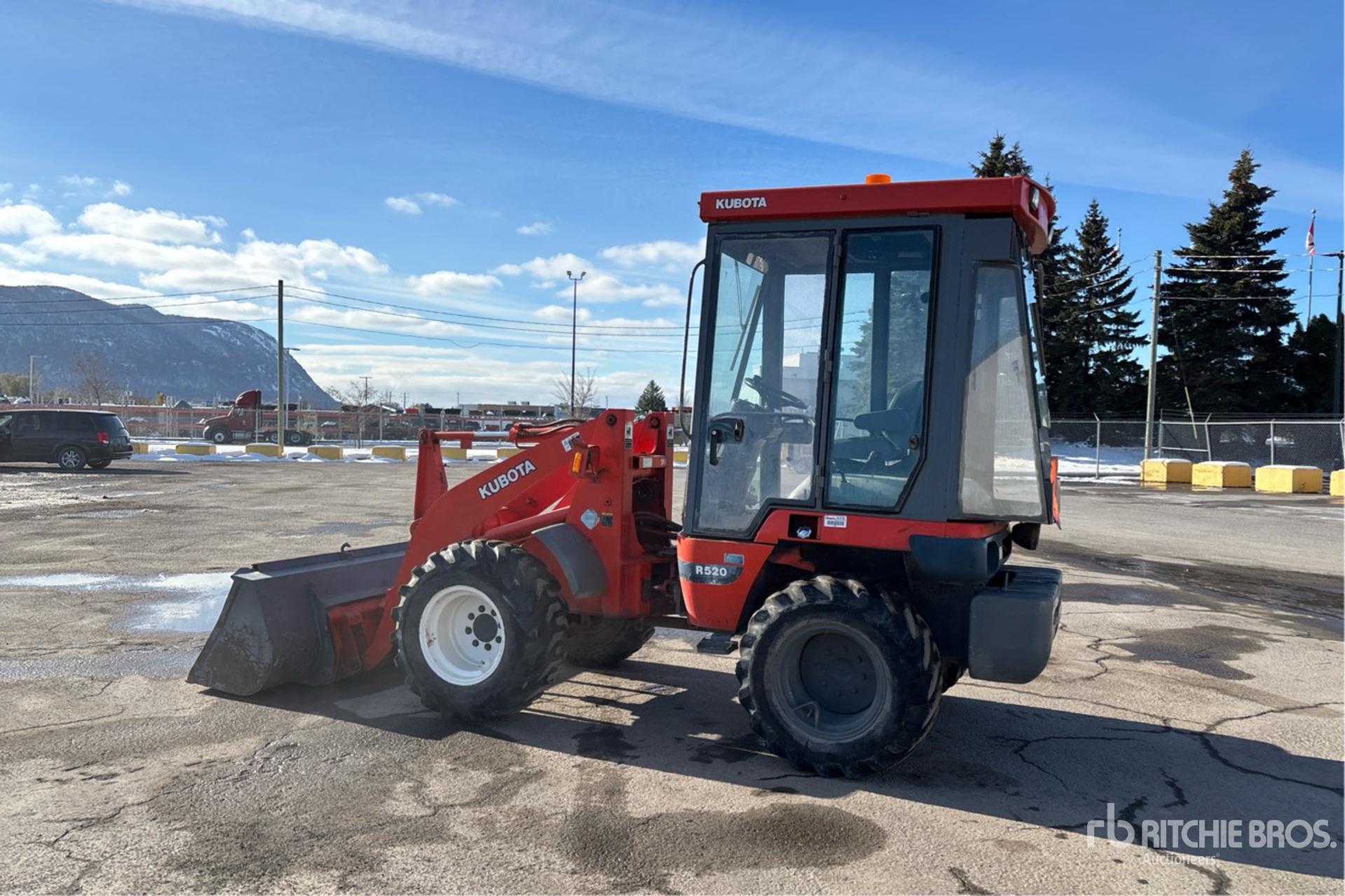 General Appearance with Foto, angolo posteriore sinistro