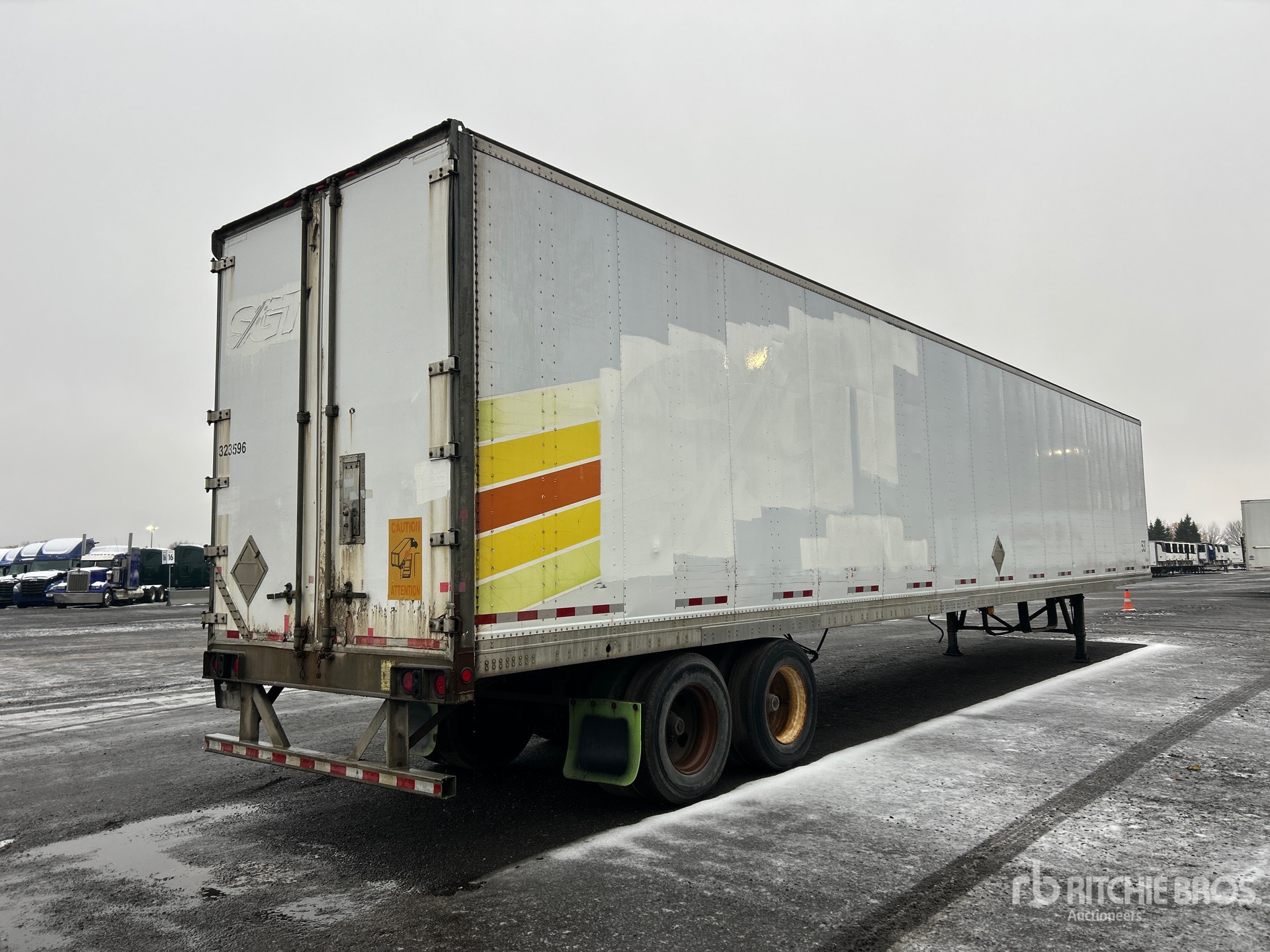 Aspect général with Image, coin arrière droit