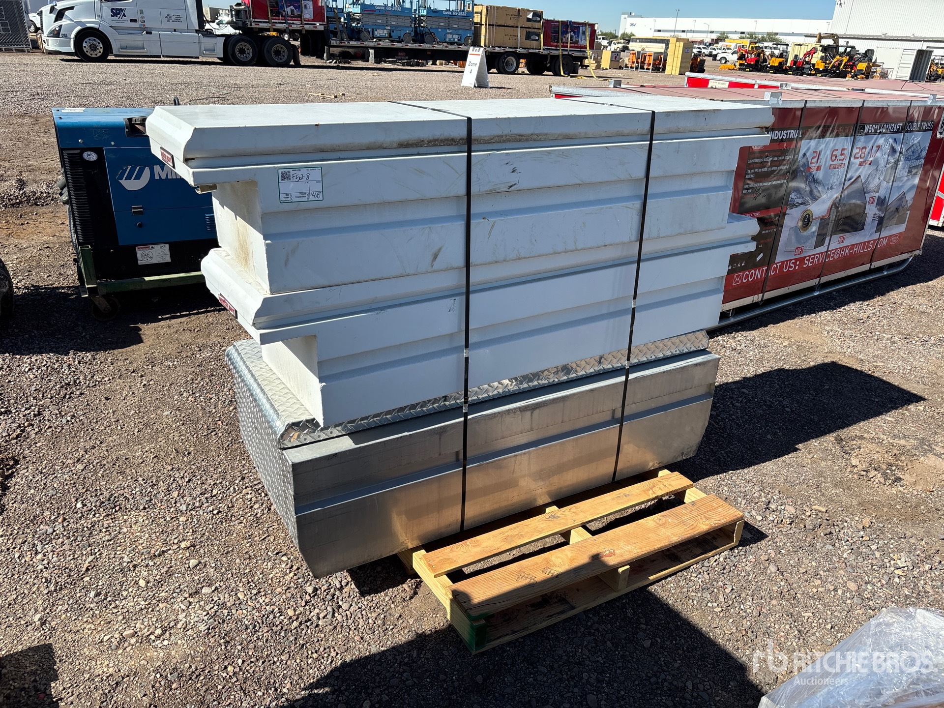 Aspect général with Image, coin arrière gauche