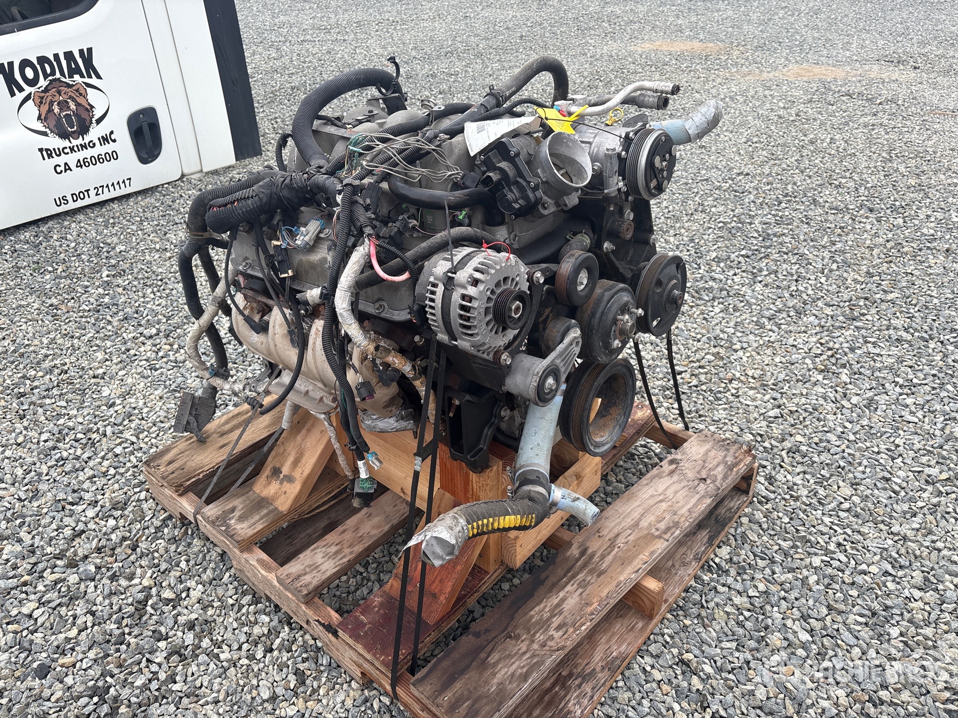 General Appearance with Picture, Right Front Corner