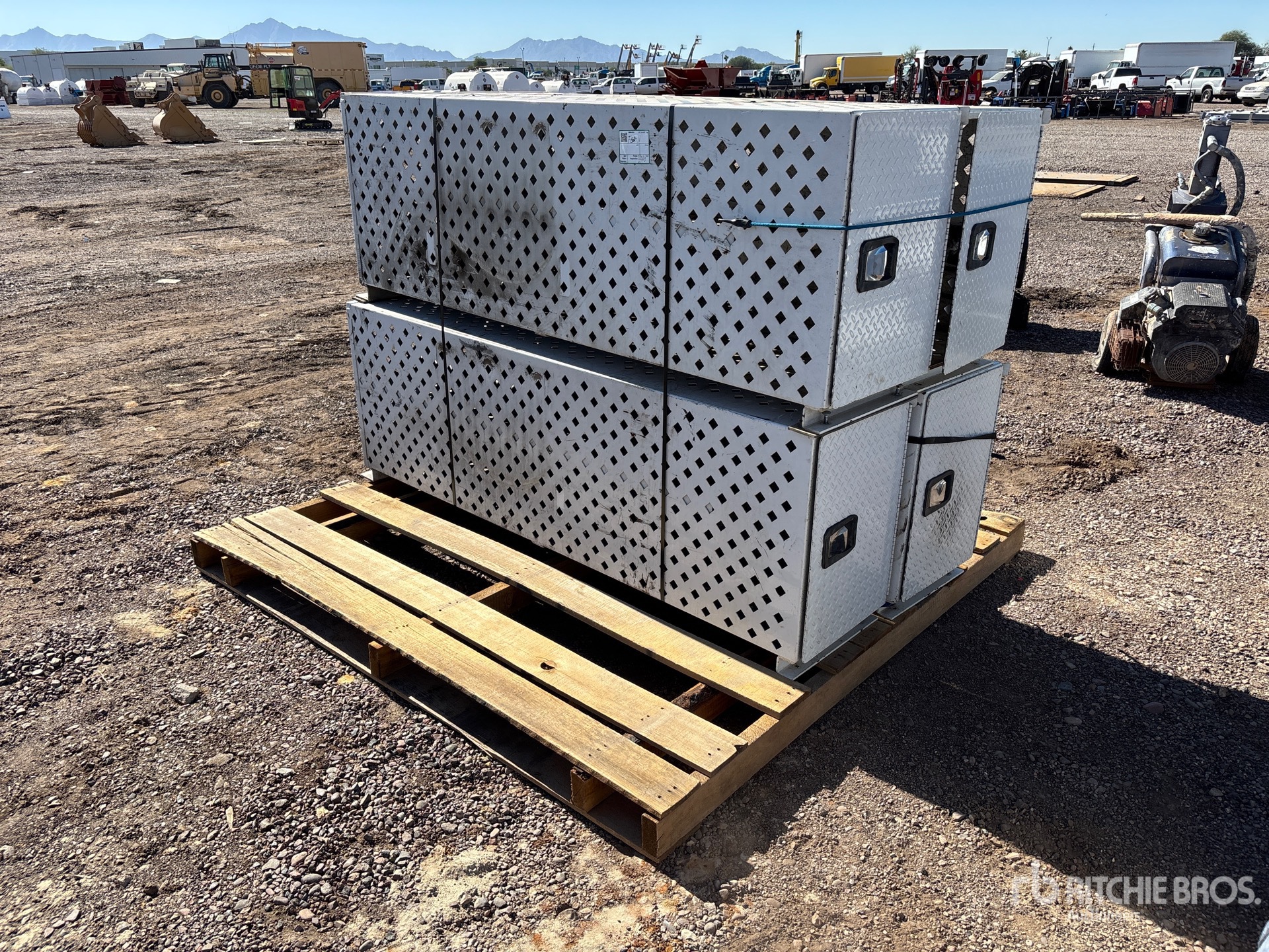 Aspect général with Image, coin arrière droit