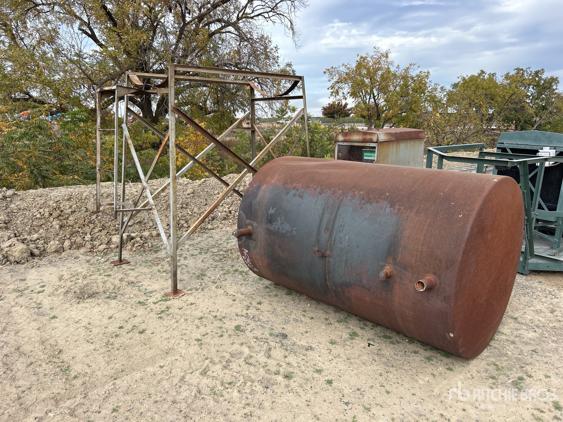 General Appearance with Foto, angolo anteriore sinistro