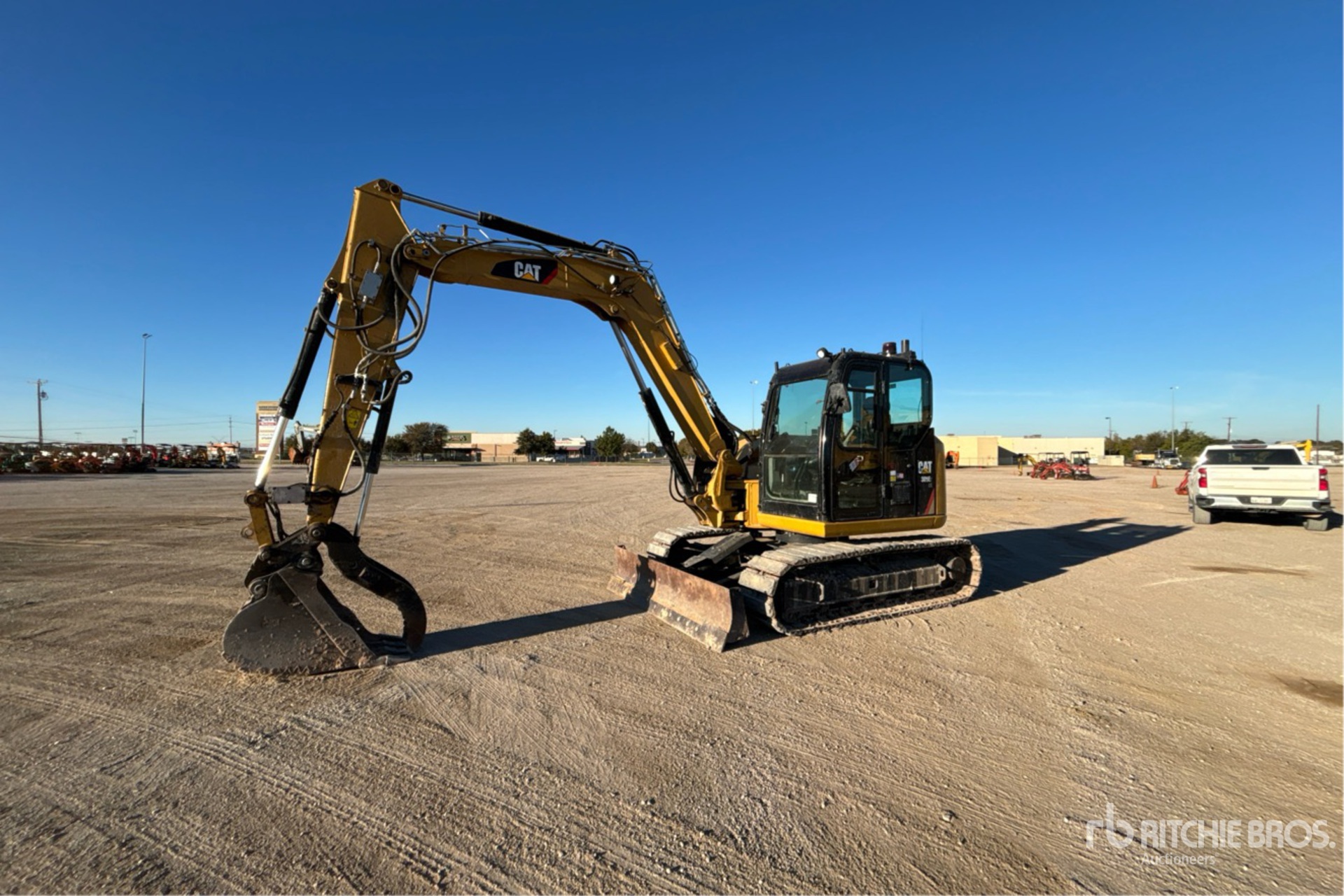 General Appearance with Picture, Left Front Corner