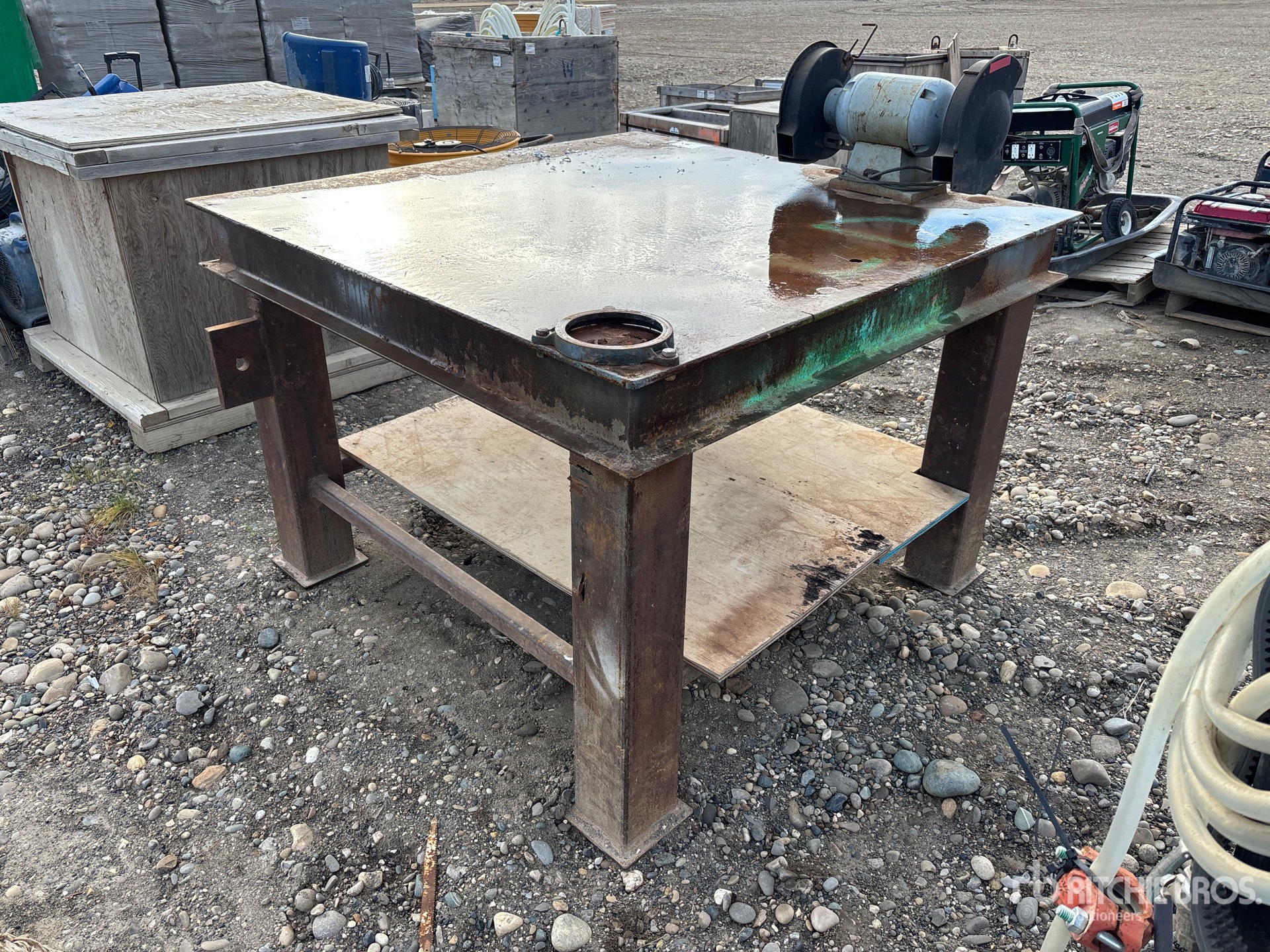 General Appearance with Picture, Right Front Corner