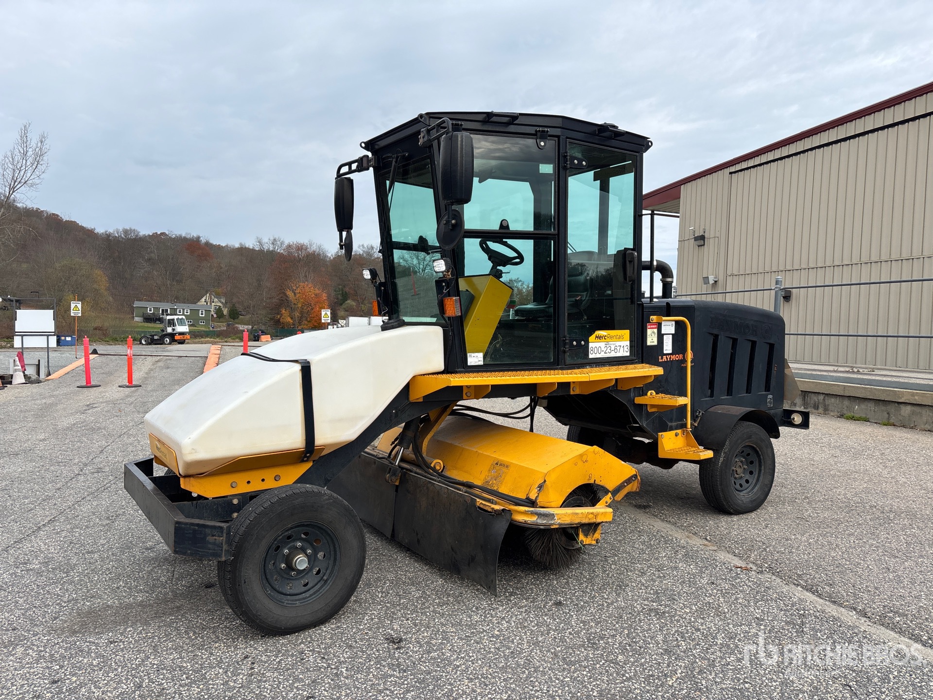 General Appearance with Featured Photo