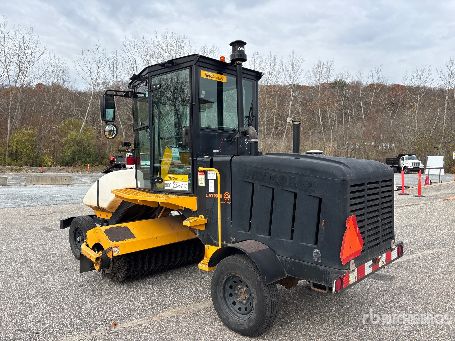 General Appearance with Bild, Ecke hinten links