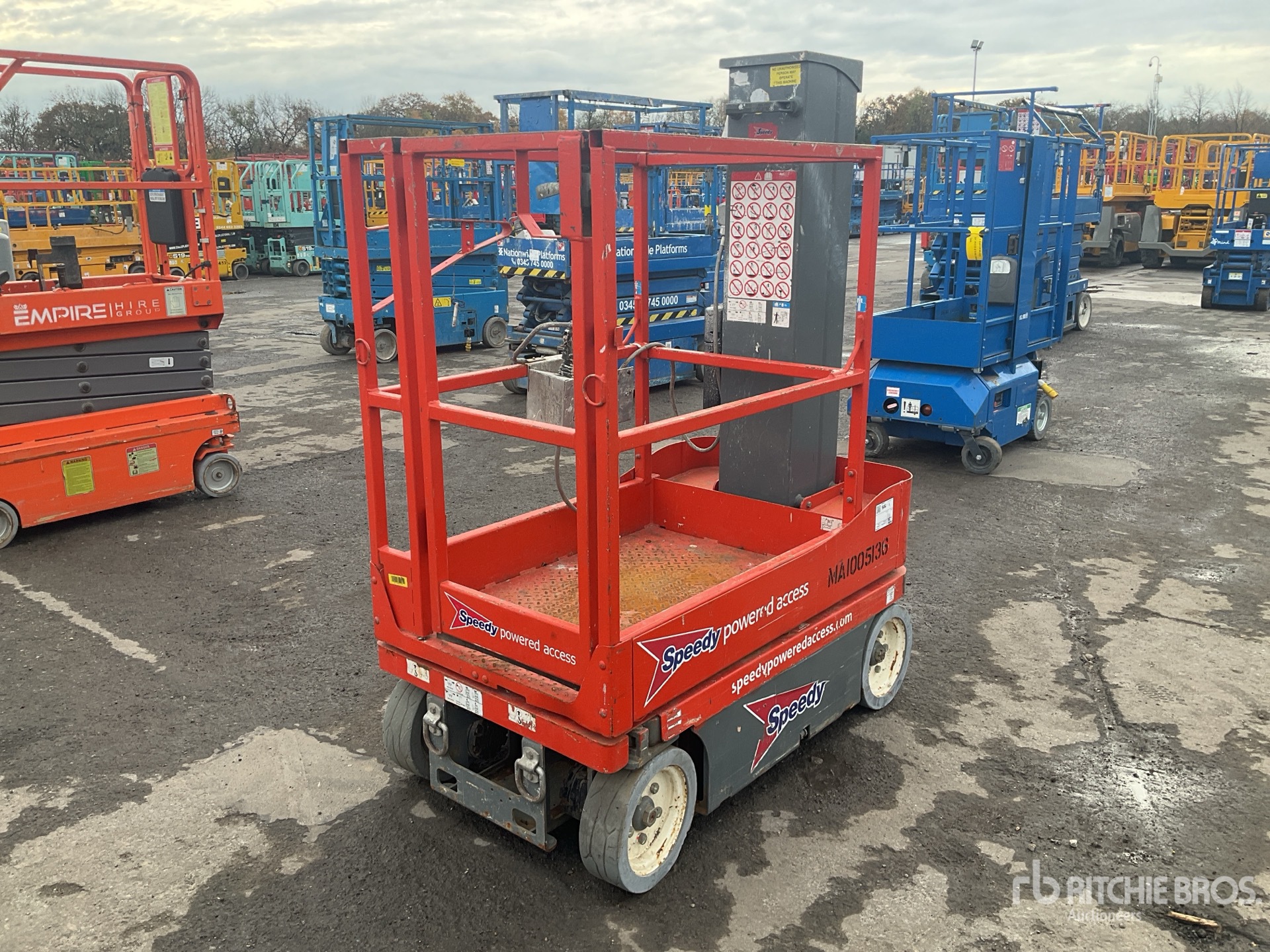 General Appearance with Foto, angolo anteriore sinistro