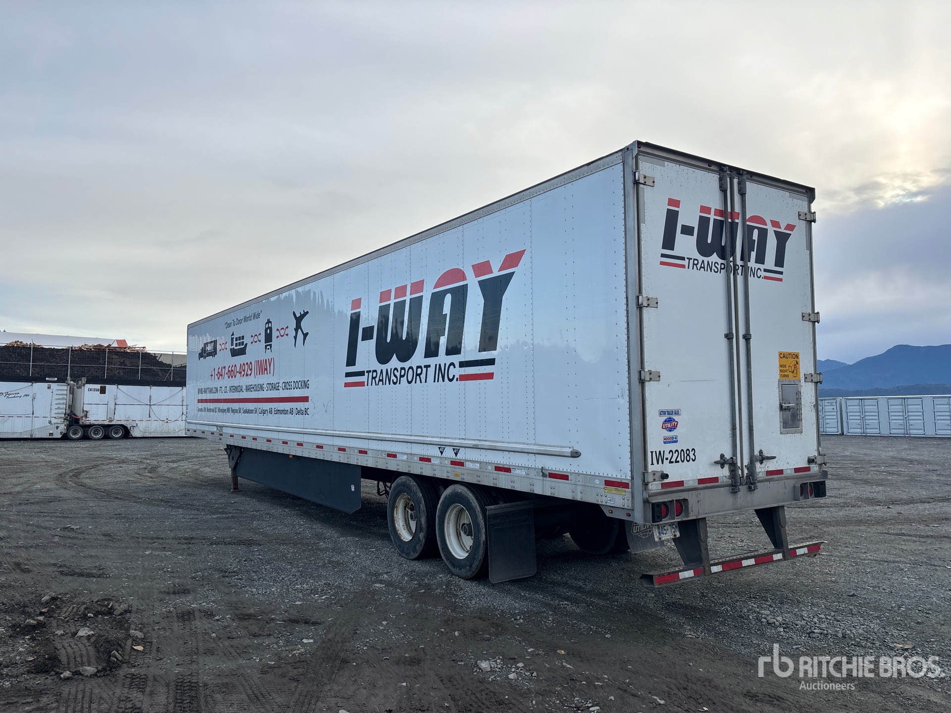 General Appearance with Foto, angolo posteriore sinistro