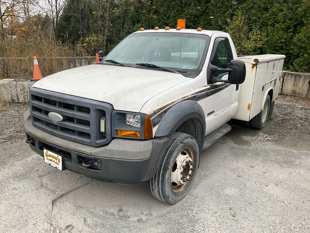 2005 Ford F-450 XL 4x2 Utility Truck