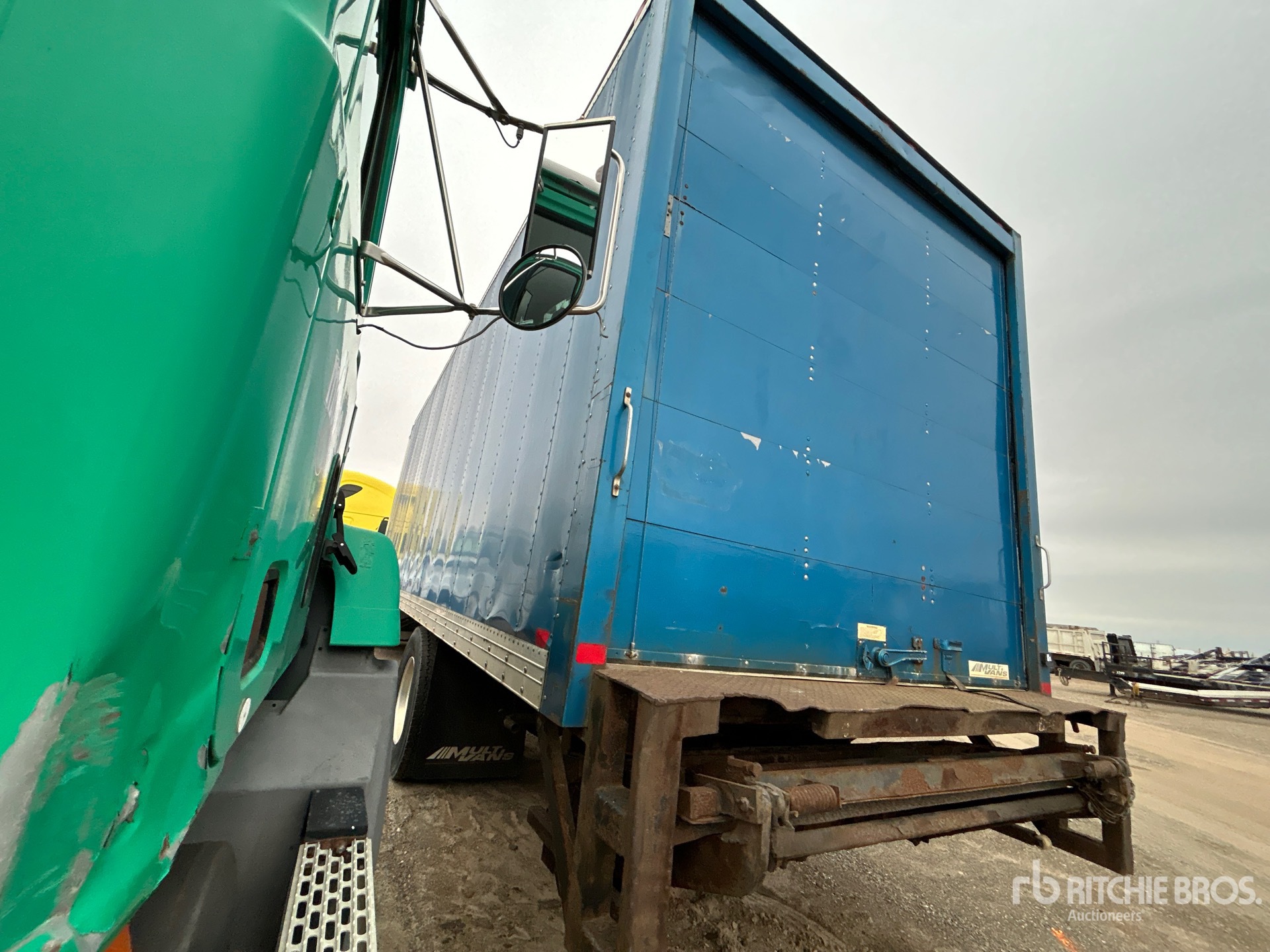 General Appearance with Foto, angolo posteriore sinistro