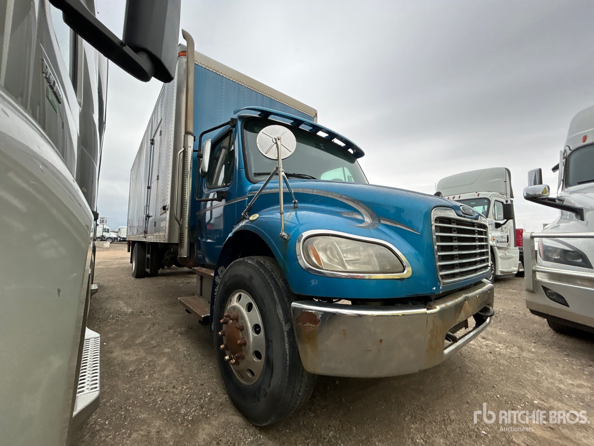 General Appearance with Foto, angolo anteriore destro