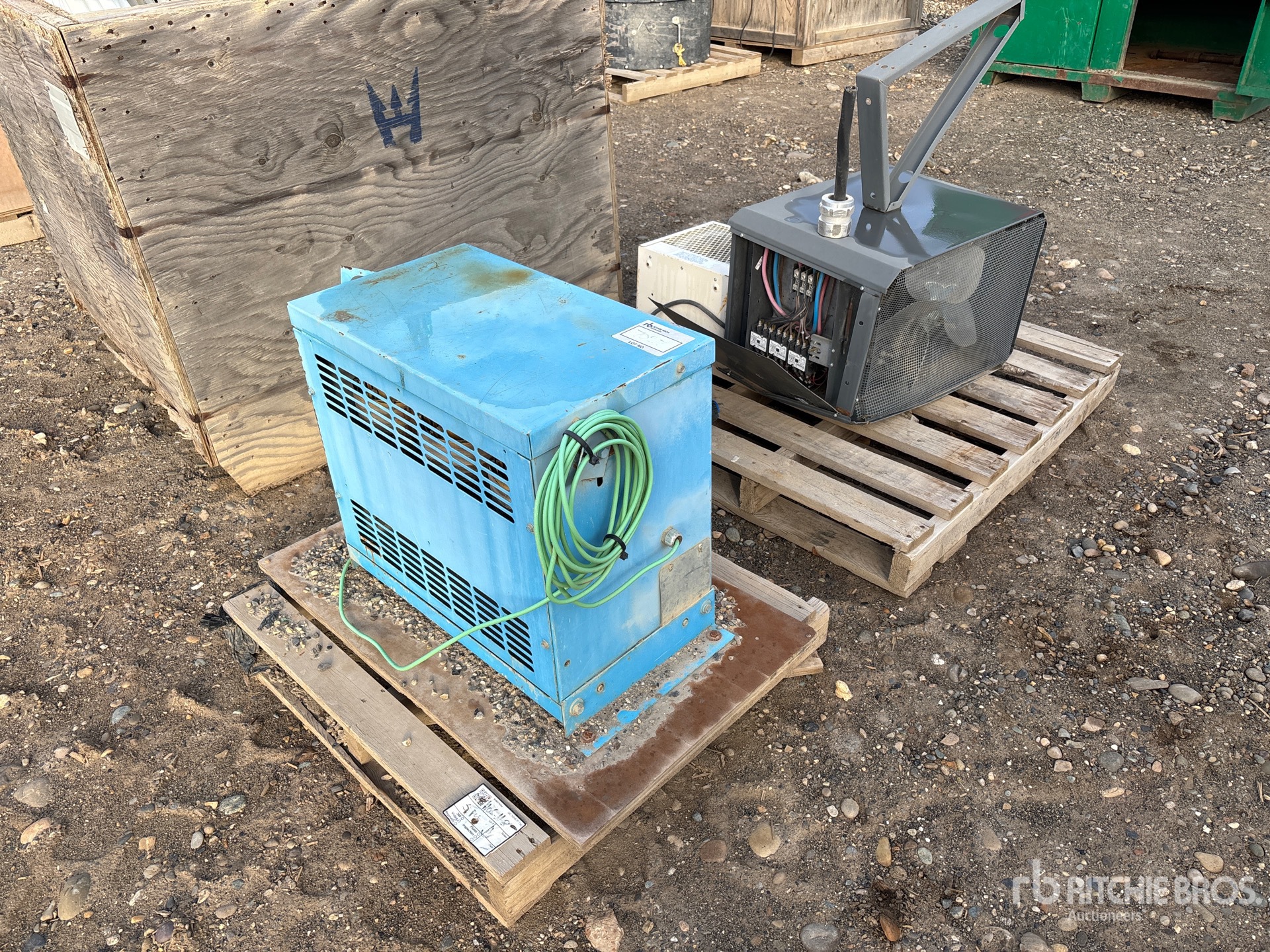 General Appearance with Bild, Ecke vorne links