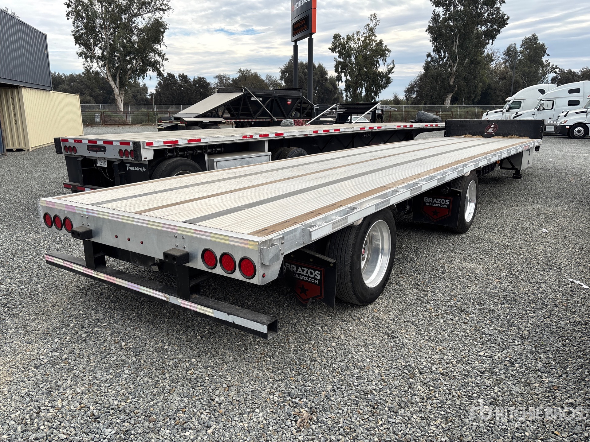 General Appearance with Imagen: esquina trasera derecha